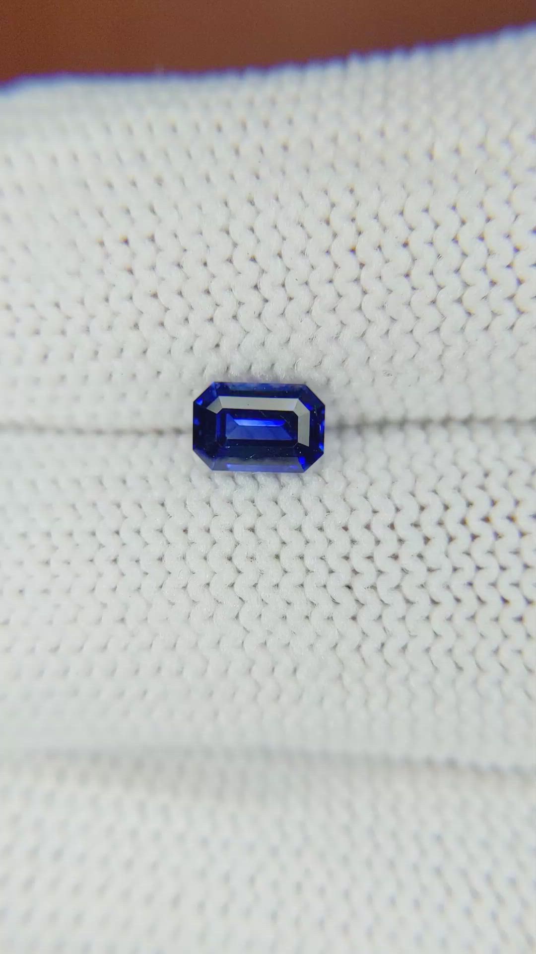 0.70 Ct. Blue Sapphire from Ceylon (Sri Lanka) Size Video