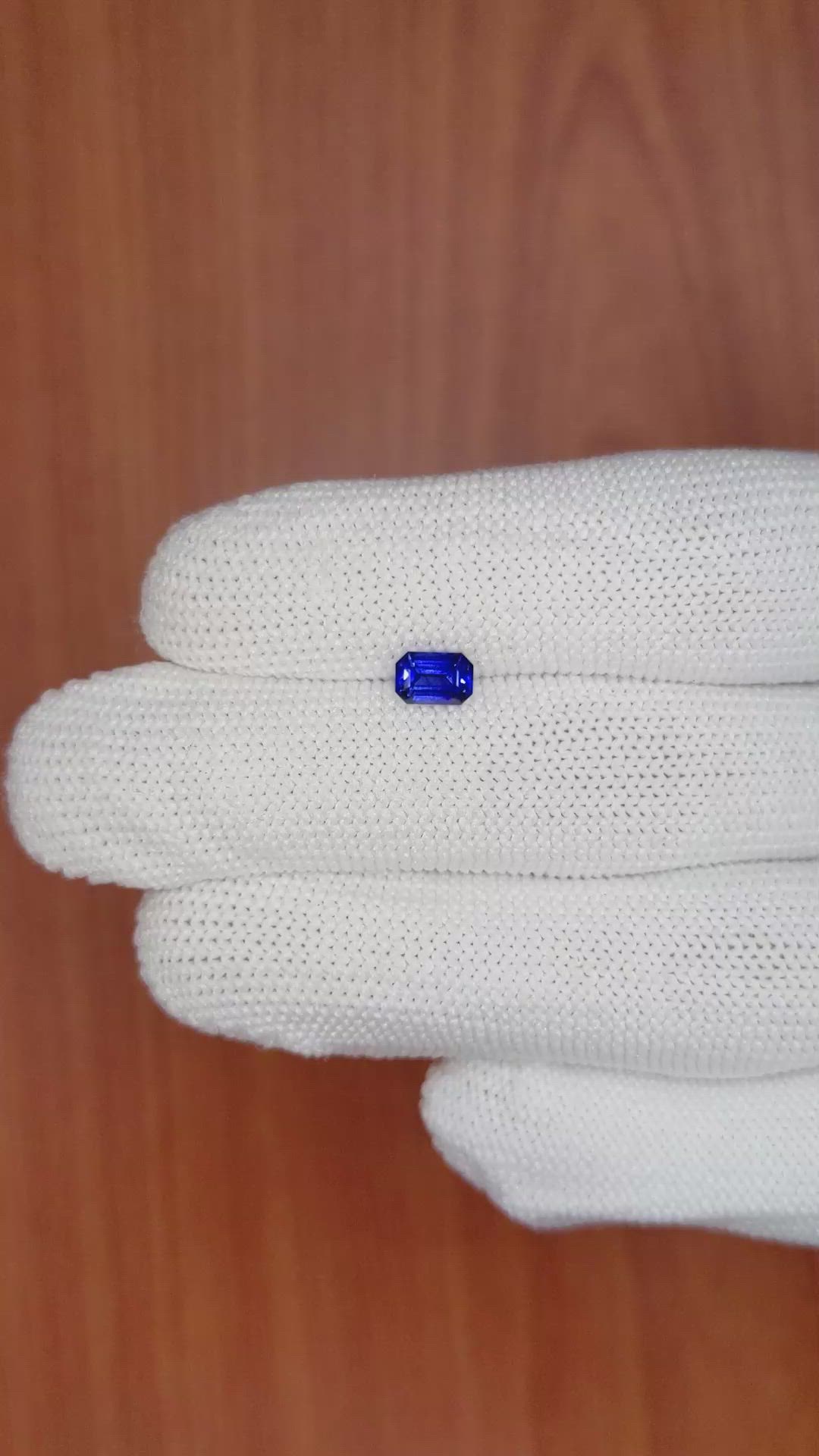 0.70 Ct. Blue Sapphire from Ceylon (Sri Lanka) Size Video