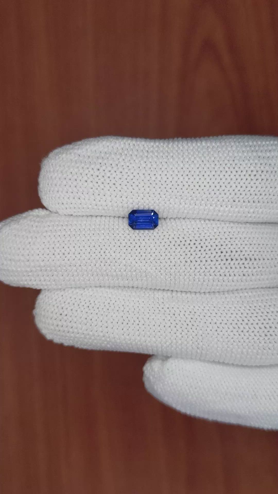 0.70 Ct. Blue Sapphire from Ceylon (Sri Lanka) Size Video