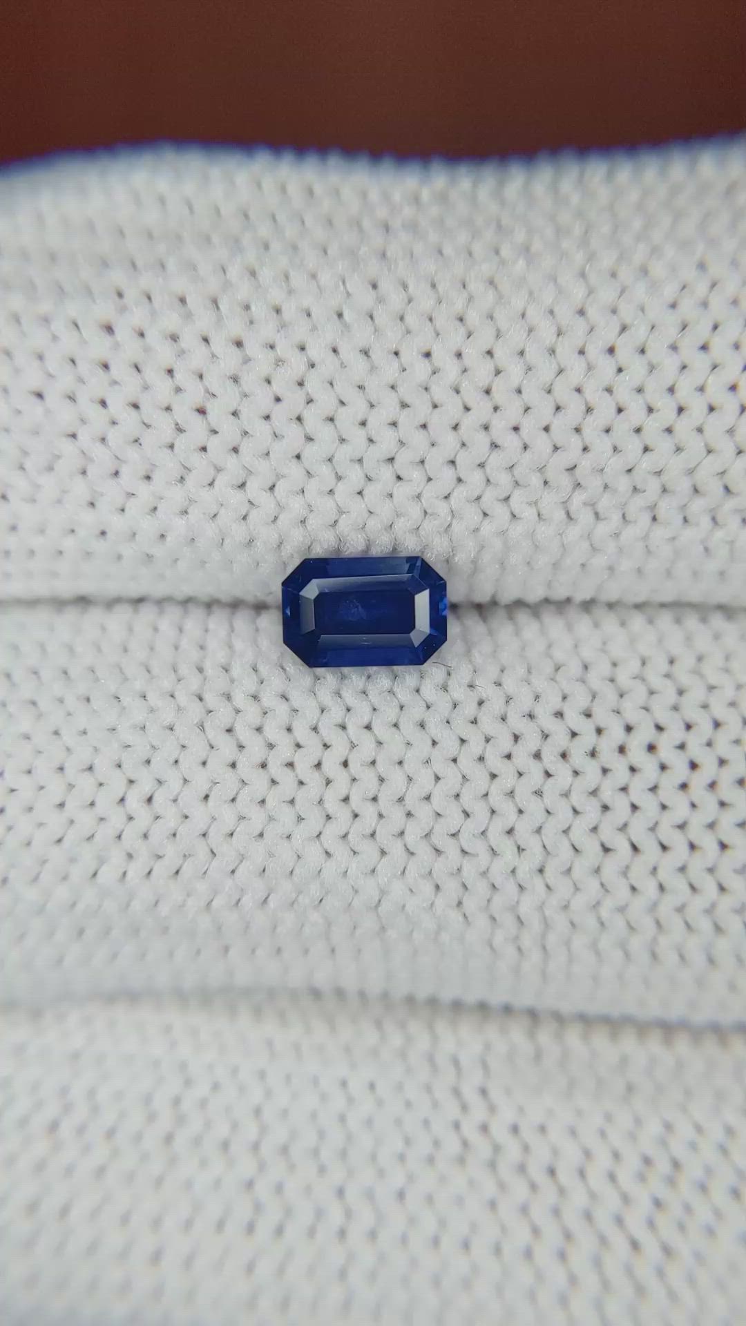 0.70 Ct. Blue Sapphire from Ceylon (Sri Lanka) Size Video