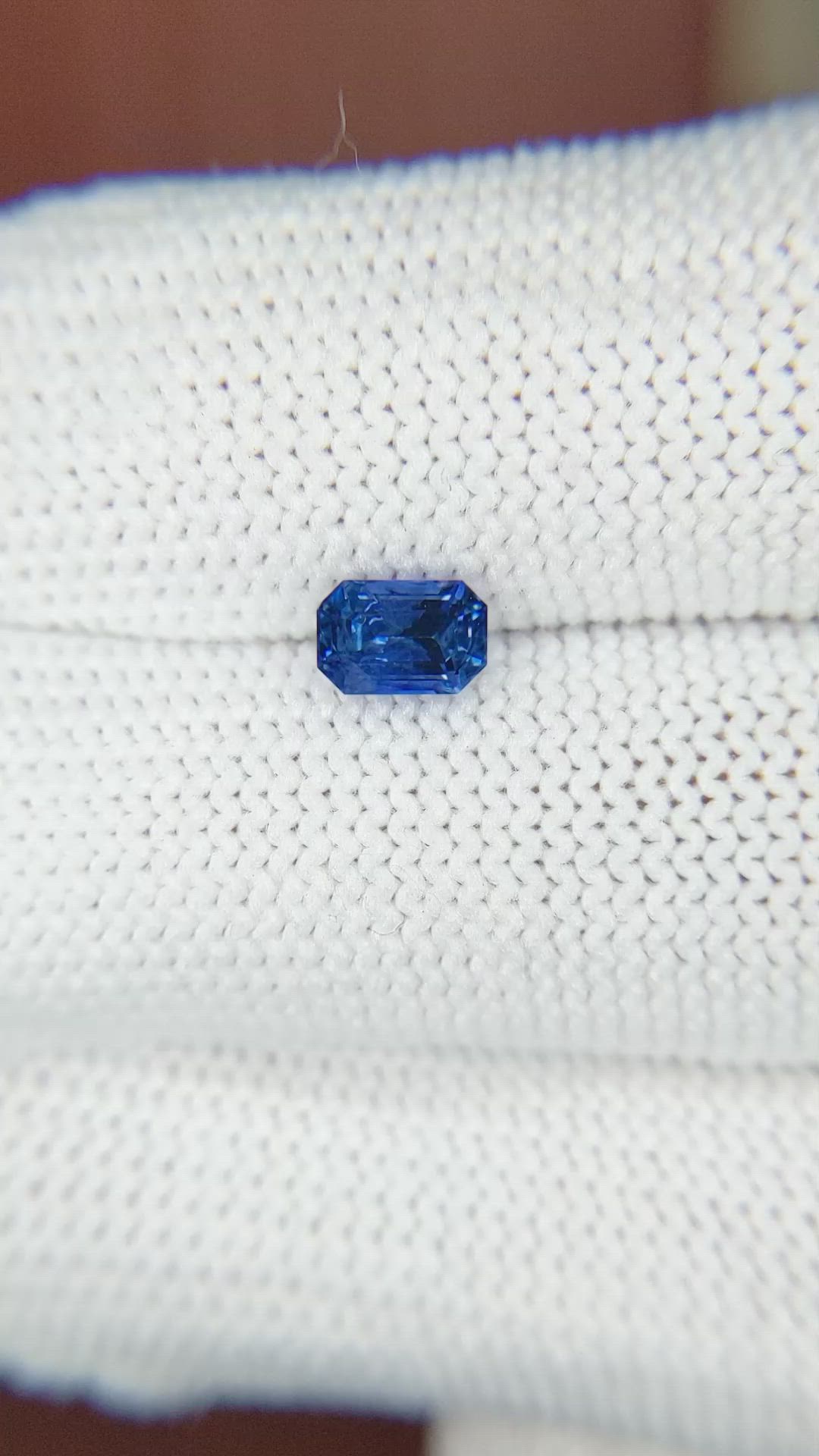 0.82 Ct. Blue Sapphire from Ceylon (Sri Lanka) Size Video