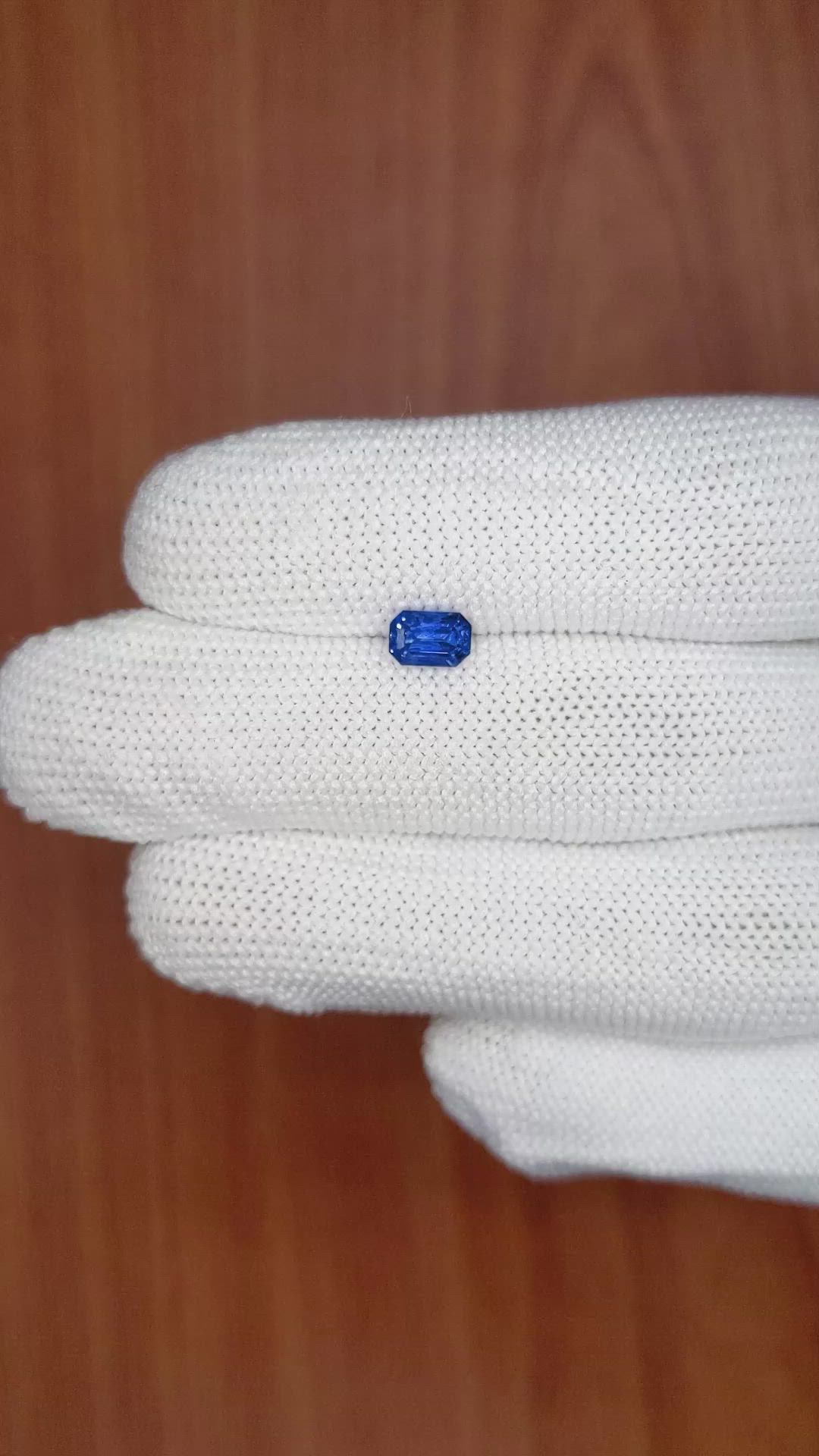 0.82 Ct. Blue Sapphire from Ceylon (Sri Lanka) Size Video