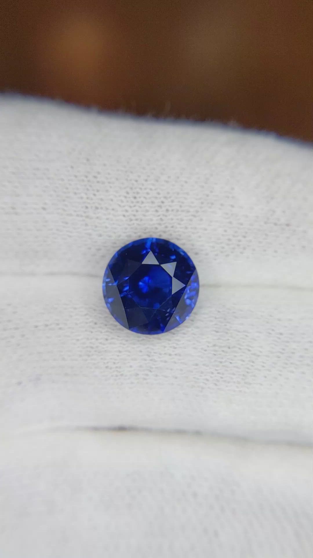 5.16 Ct. Blue Sapphire from Ceylon (Sri Lanka) Size Video