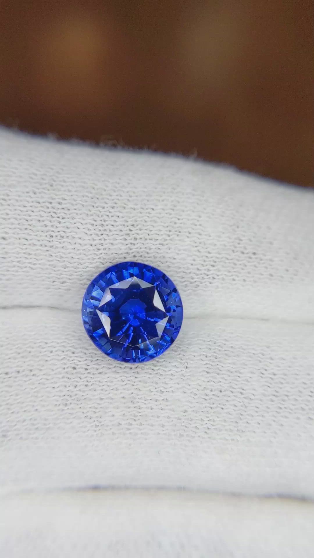 4.00 Ct. Blue Sapphire from Ceylon (Sri Lanka) Size Video