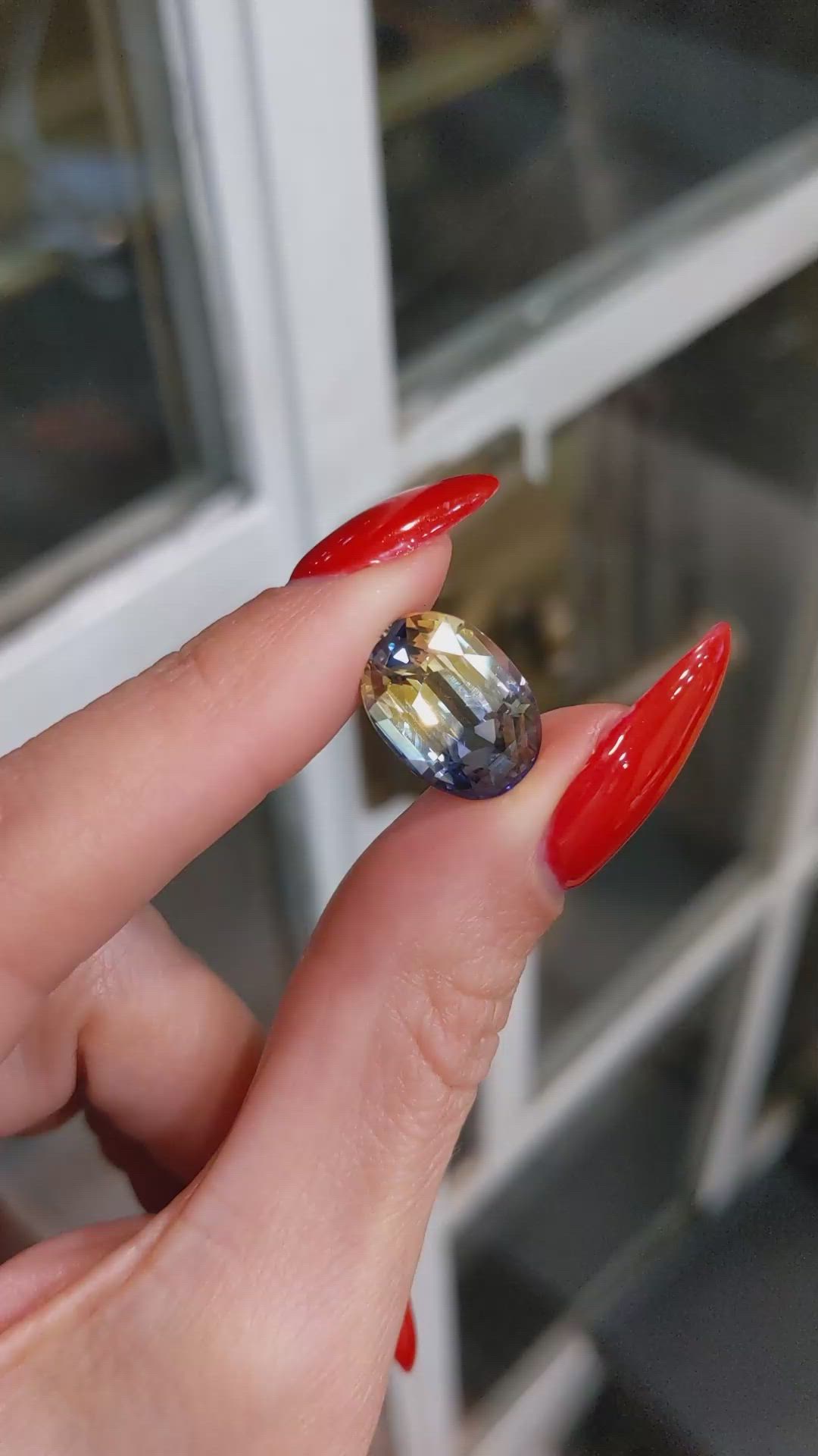 10.41 Ct. Bi Color Sapphire from Ceylon (Sri Lanka) Size Video