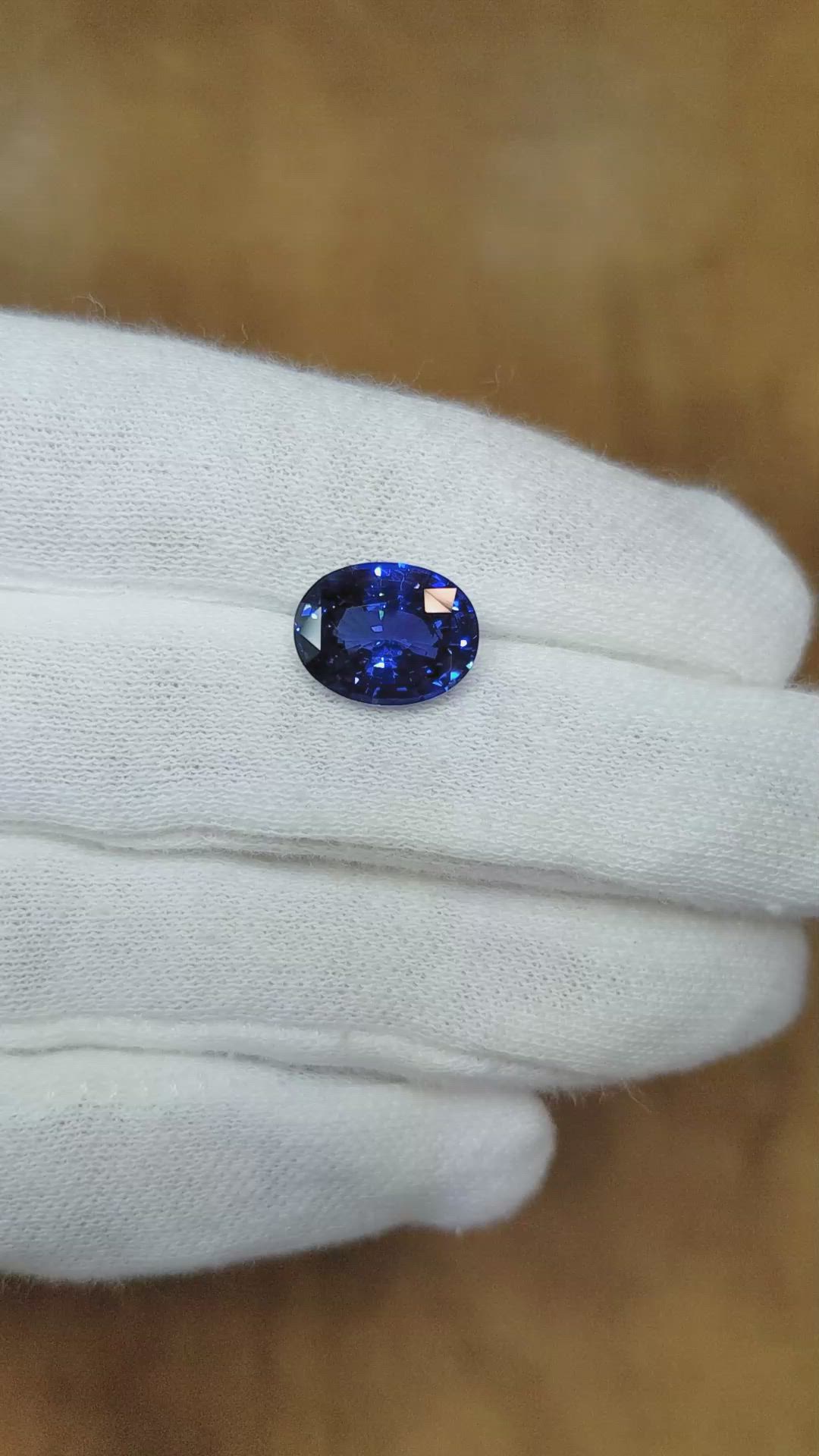 5.09 Ct. Blue Sapphire from Ceylon (Sri Lanka) Size Video