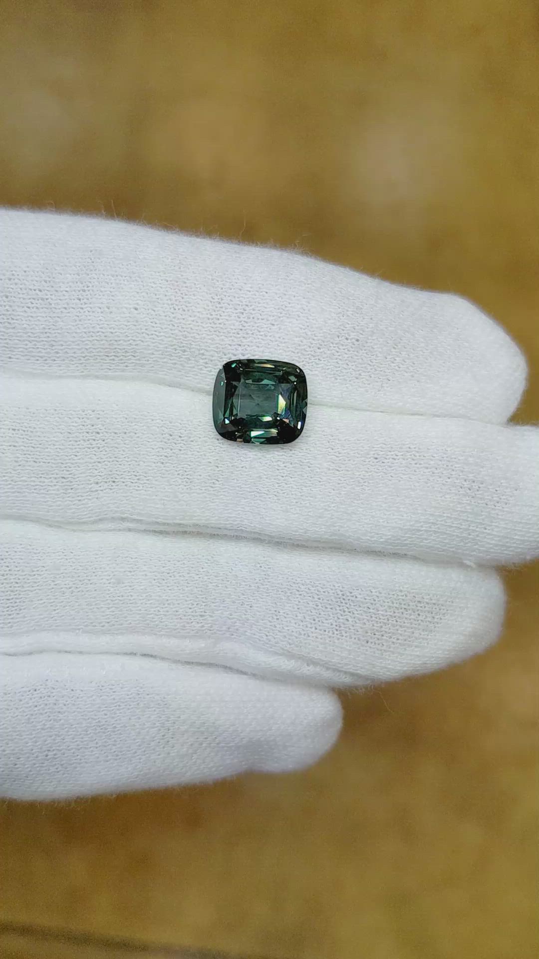 4.58 Ct. Bluish Green Sapphire from Ceylon (Sri Lanka) Size Video