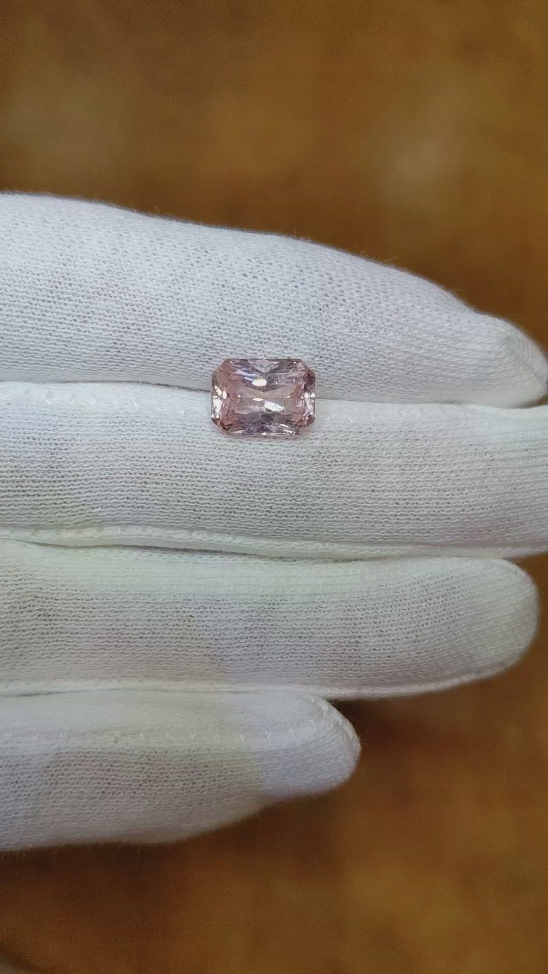 3.92 Ct. Padparadscha Sapphire from Ceylon (Sri Lanka) Size Video