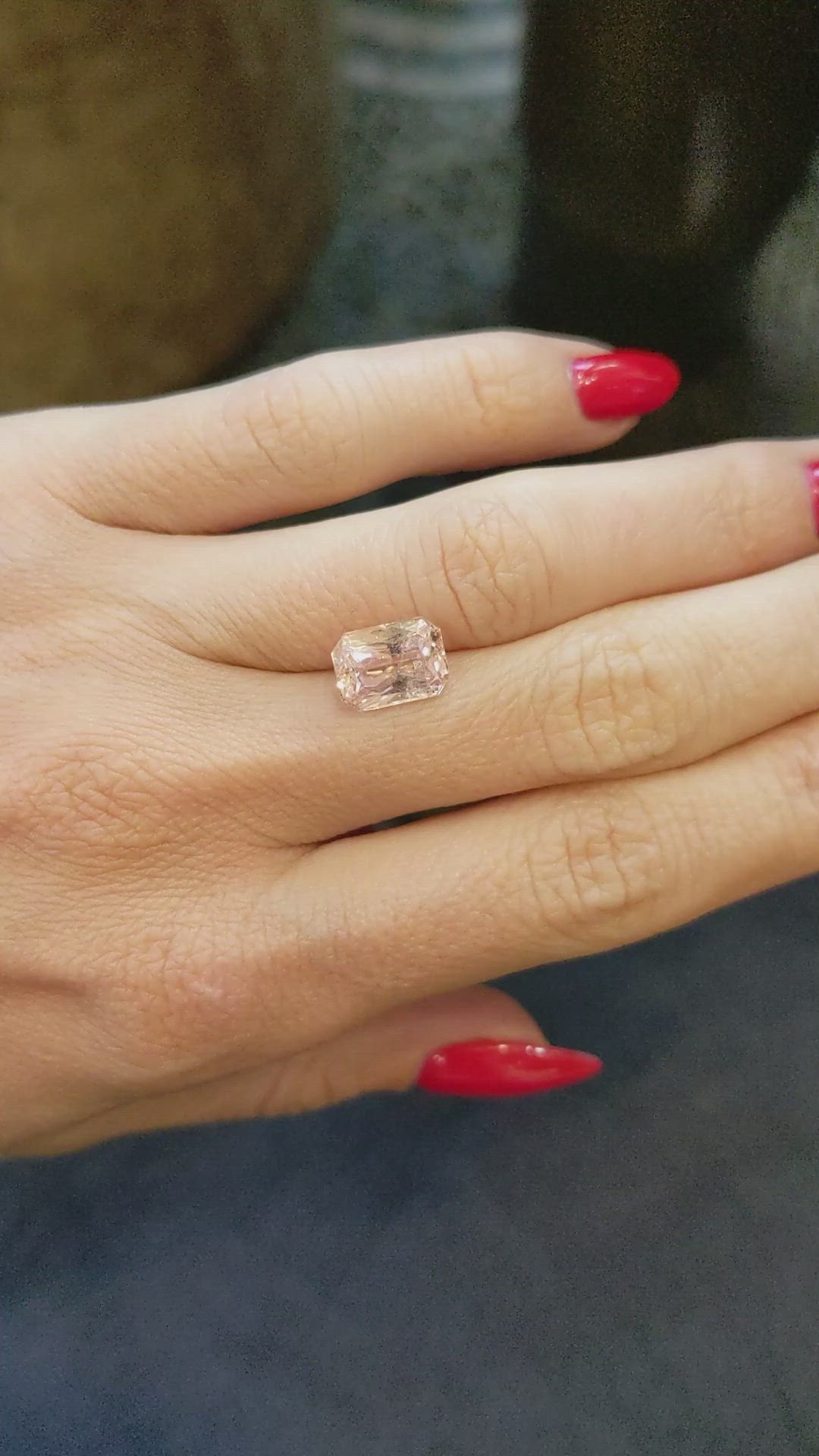 3.92 Ct. Padparadscha Sapphire from Ceylon (Sri Lanka) Size Video