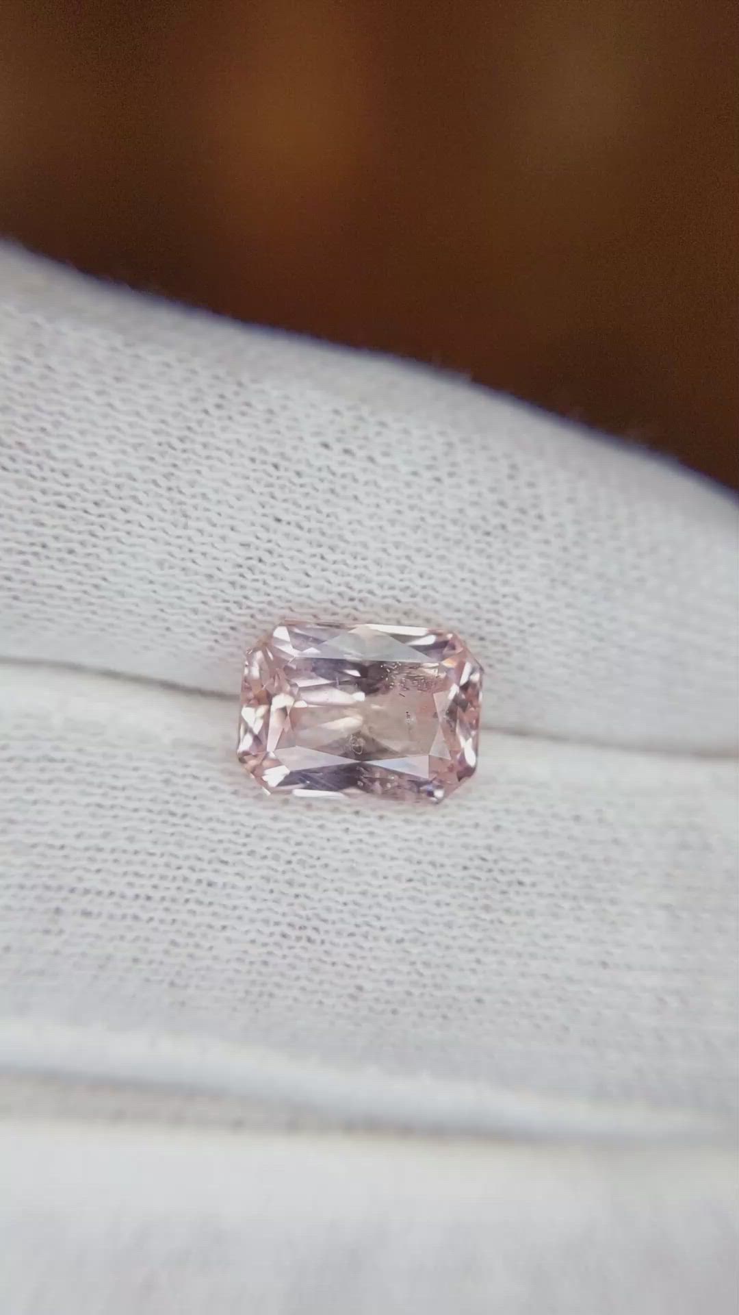 3.92 Ct. Padparadscha Sapphire from Ceylon (Sri Lanka) Size Video