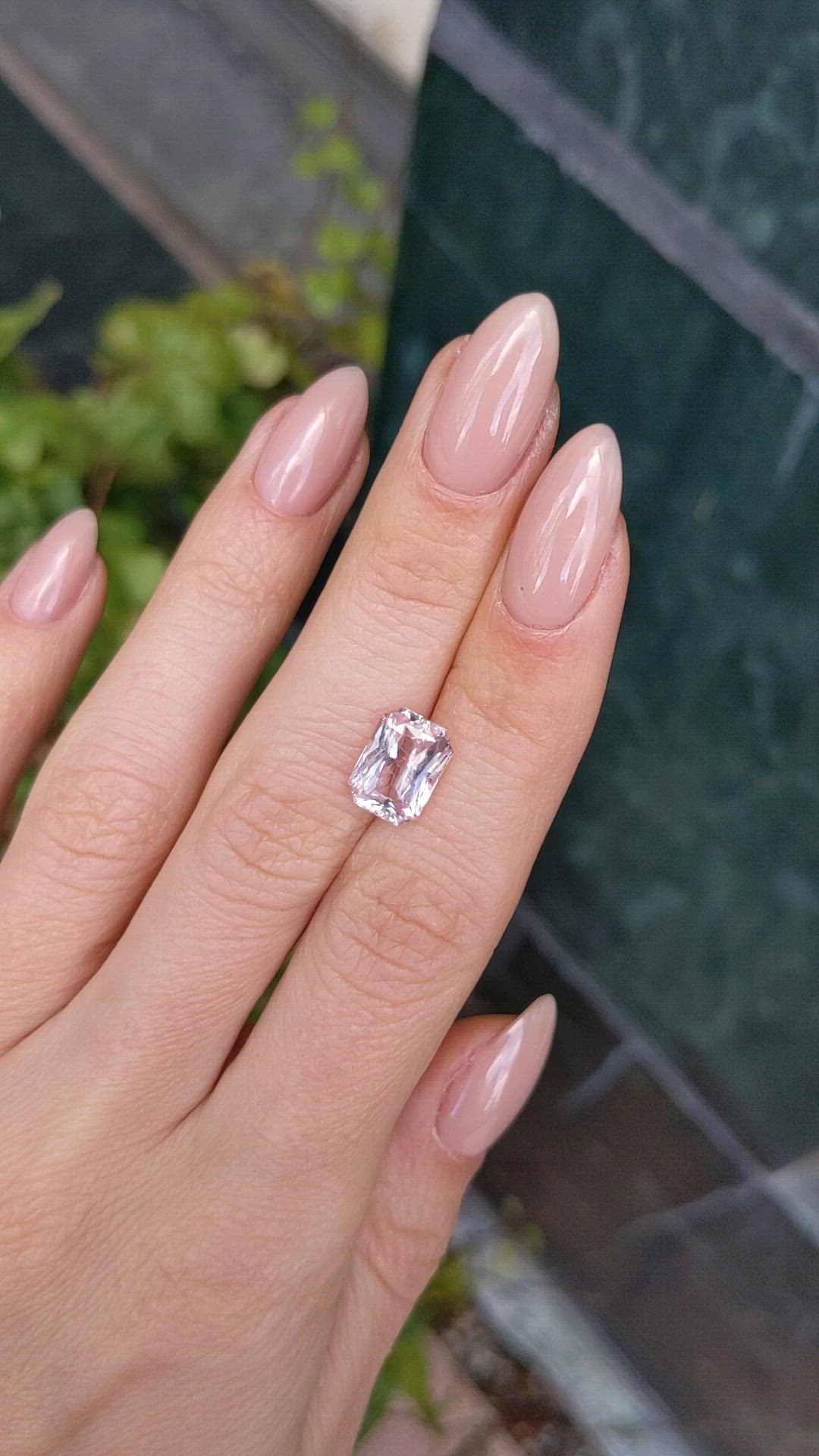 3.92 Ct. Padparadscha Sapphire from Ceylon (Sri Lanka) Size Video