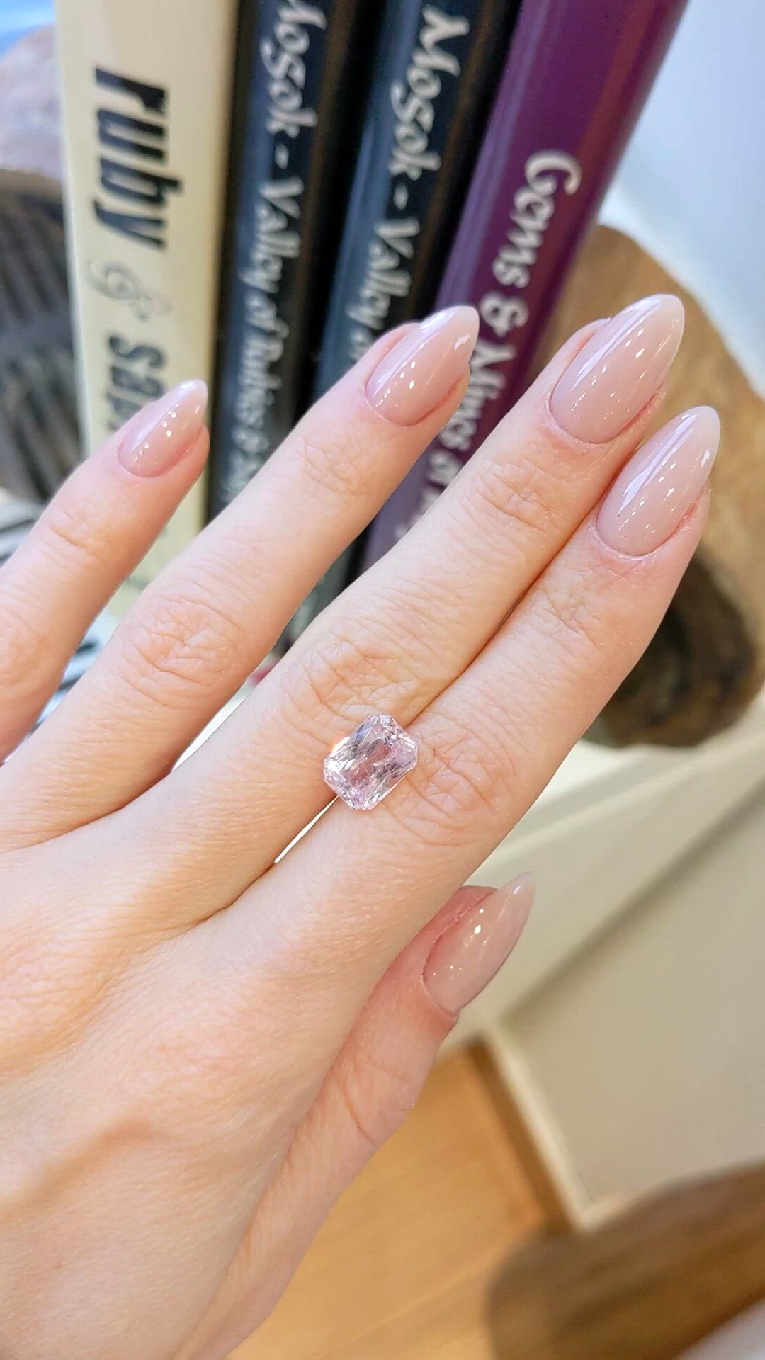 3.92 Ct. Padparadscha Sapphire from Ceylon (Sri Lanka) Size Video
