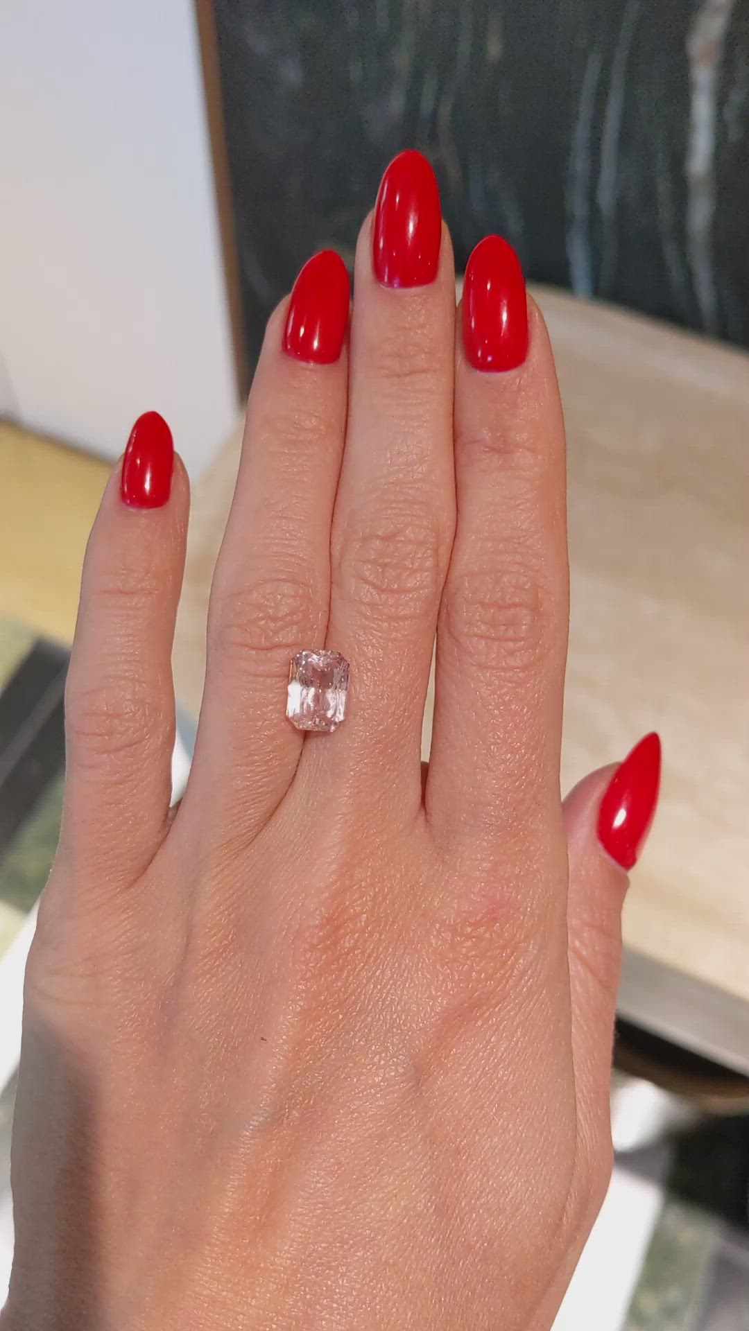 3.92 Ct. Padparadscha Sapphire from Ceylon (Sri Lanka) Size Video