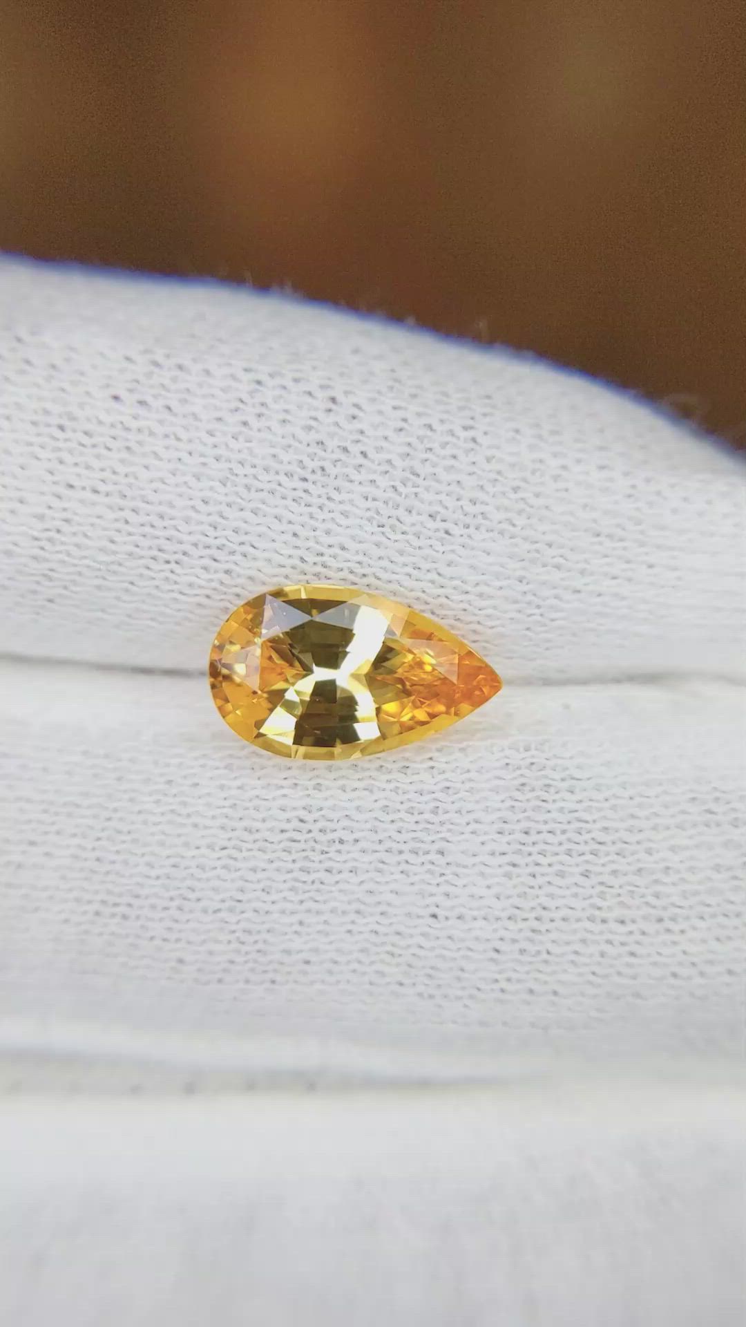 2.62 Ct. Orangish Yellow Sapphire from Ceylon (Sri Lanka) Size Video