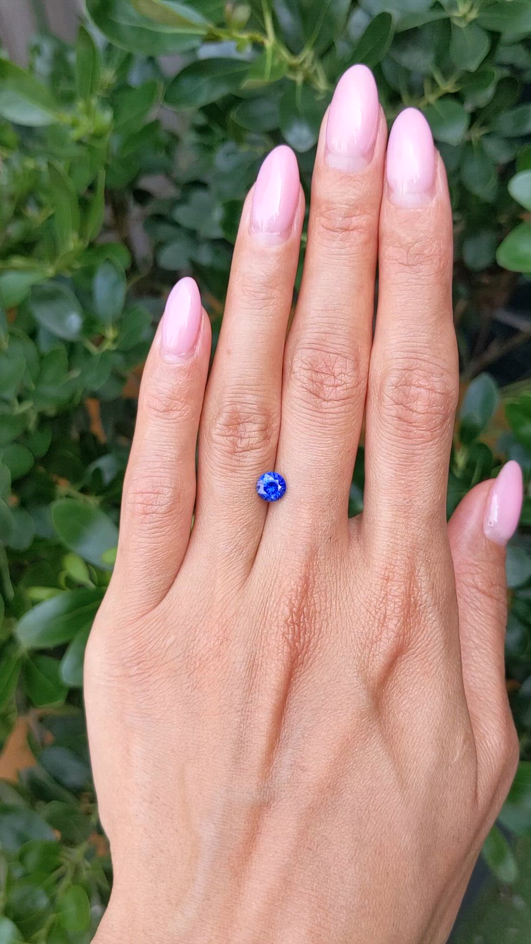 1.00 Ct. Blue Sapphire from Ceylon (Sri Lanka) Size Video