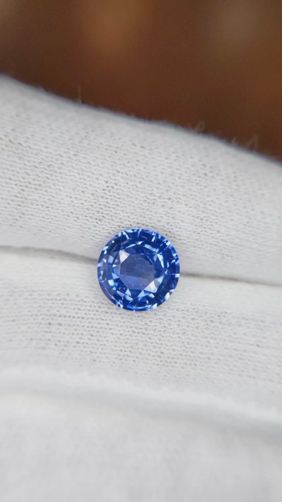 3.17 Ct. Sapphire from Ceylon (Sri Lanka) Size Video
