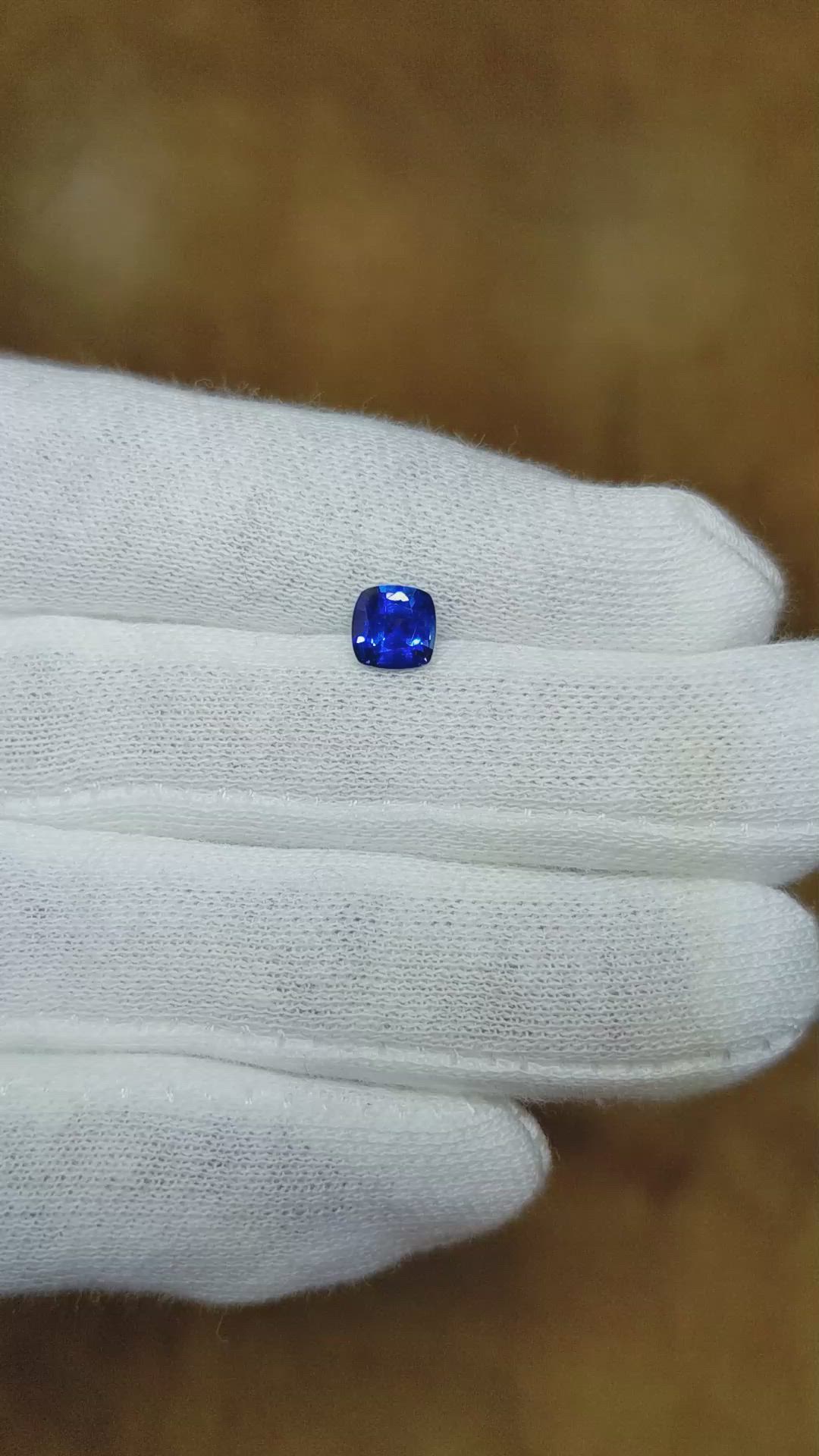 0.91 Ct. Blue Sapphire from Ceylon (Sri Lanka) Size Video
