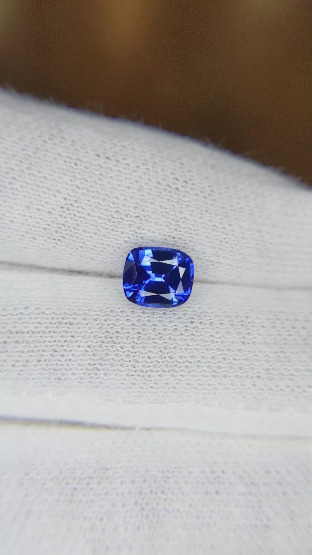 1.41 Ct. Blue Sapphire from Ceylon (Sri Lanka) Size Video