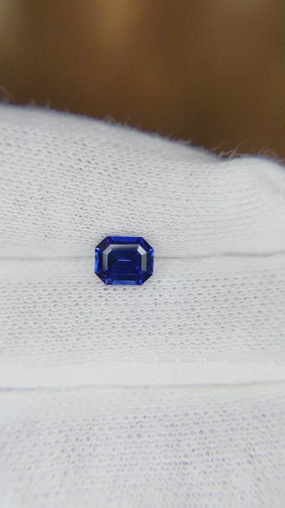0.95 Ct. Blue Sapphire from Ceylon (Sri Lanka) Size Video