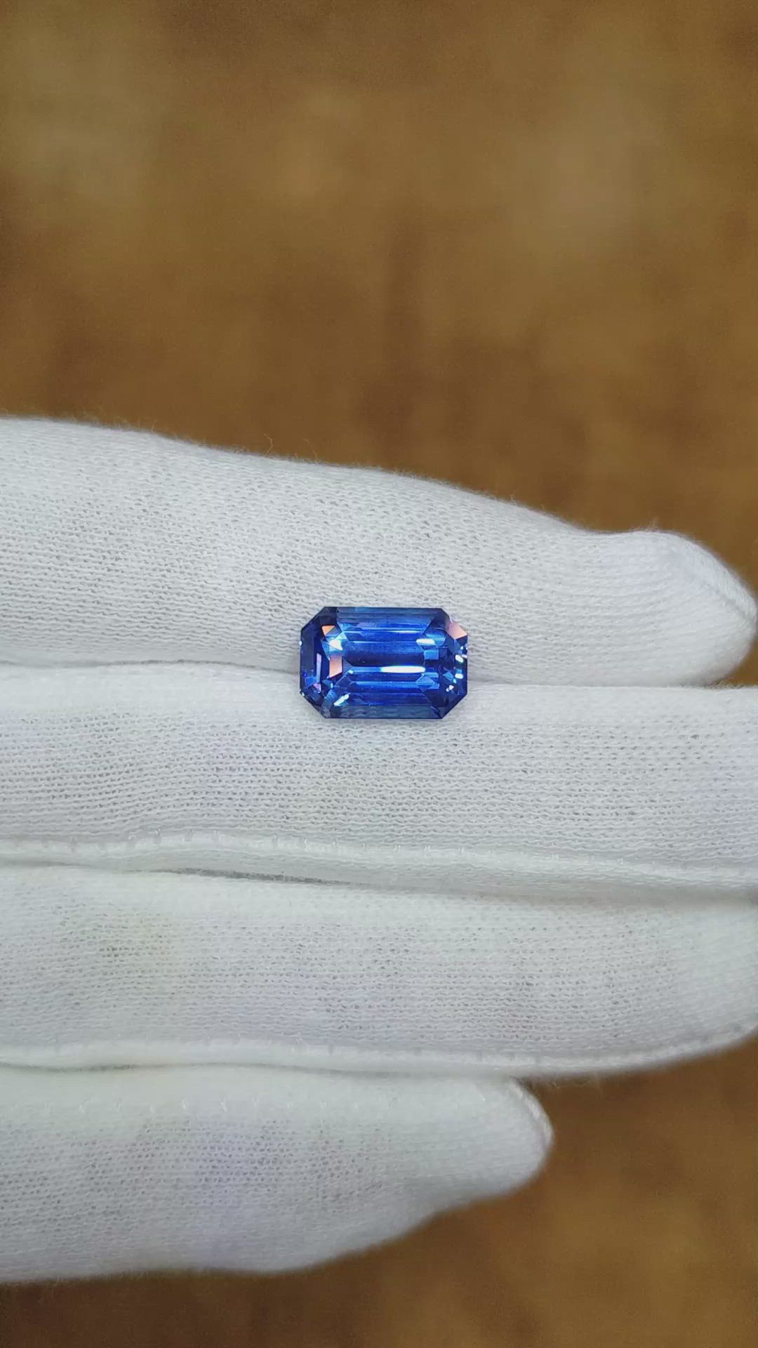 5.63 Ct. Blue Sapphire from Ceylon (Sri Lanka) Size Video