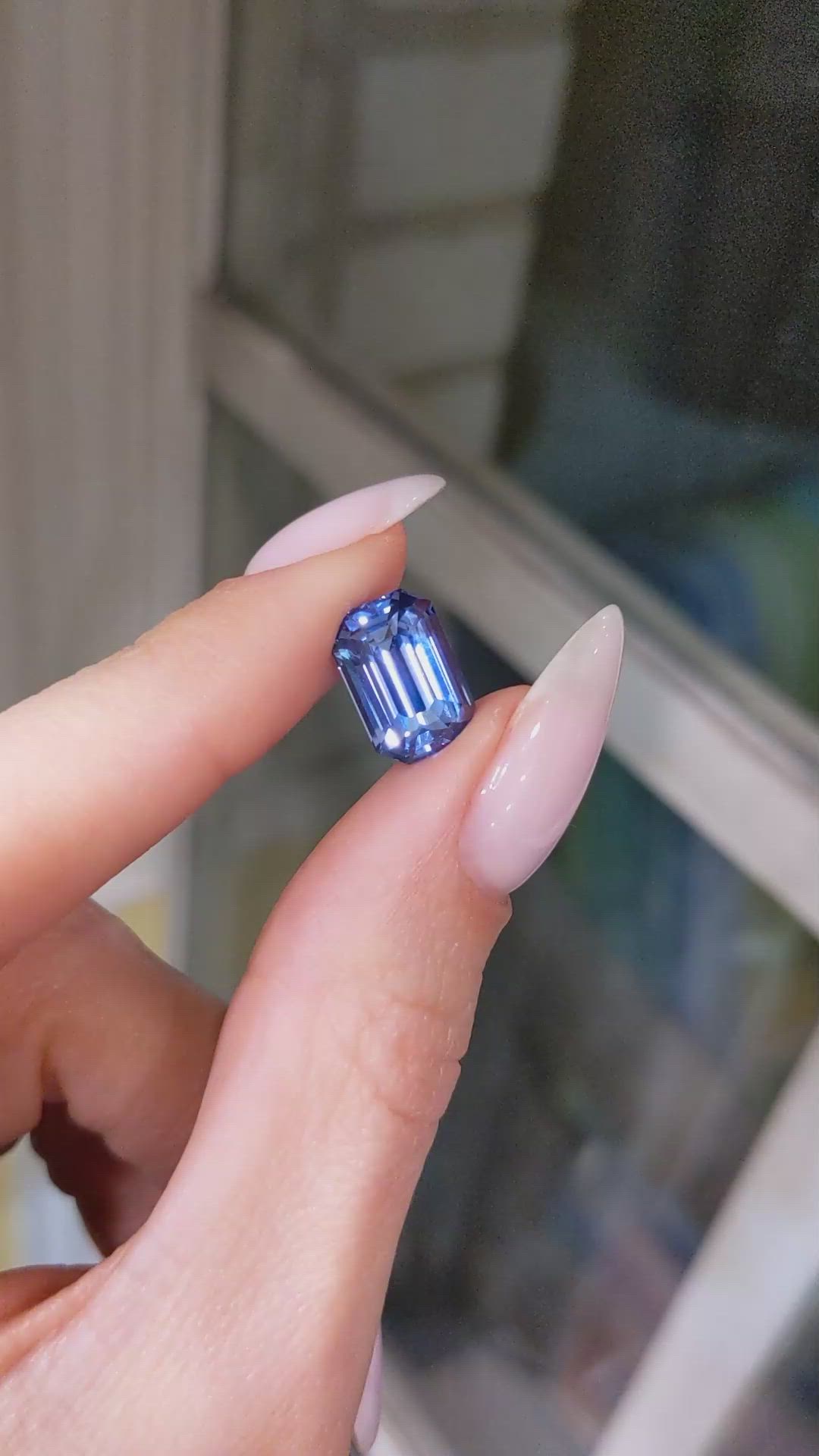 5.63 Ct. Blue Sapphire from Ceylon (Sri Lanka) Size Video