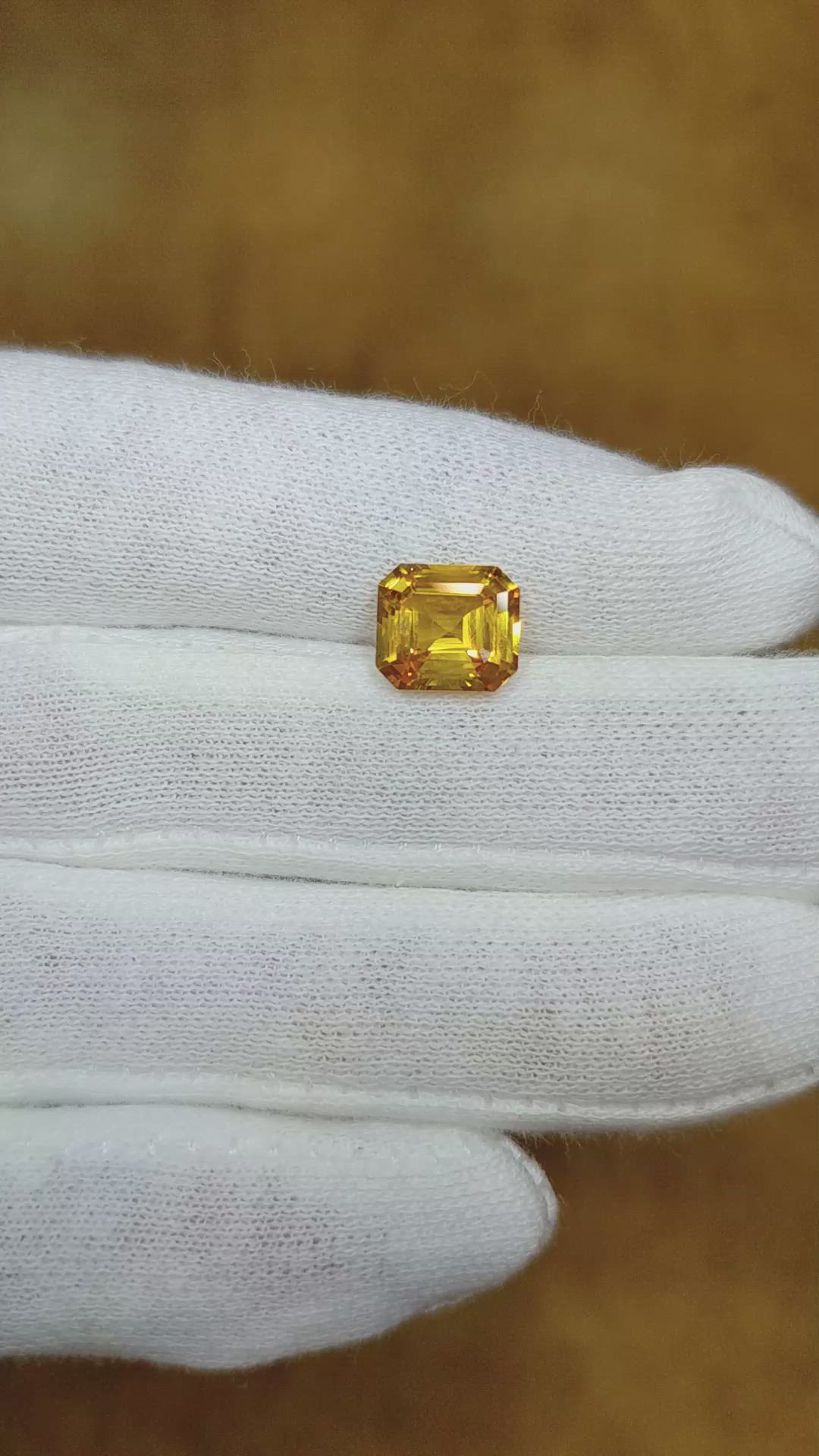 3.05 Ct. Orangish Yellow Sapphire from Ceylon (Sri Lanka) Size Video