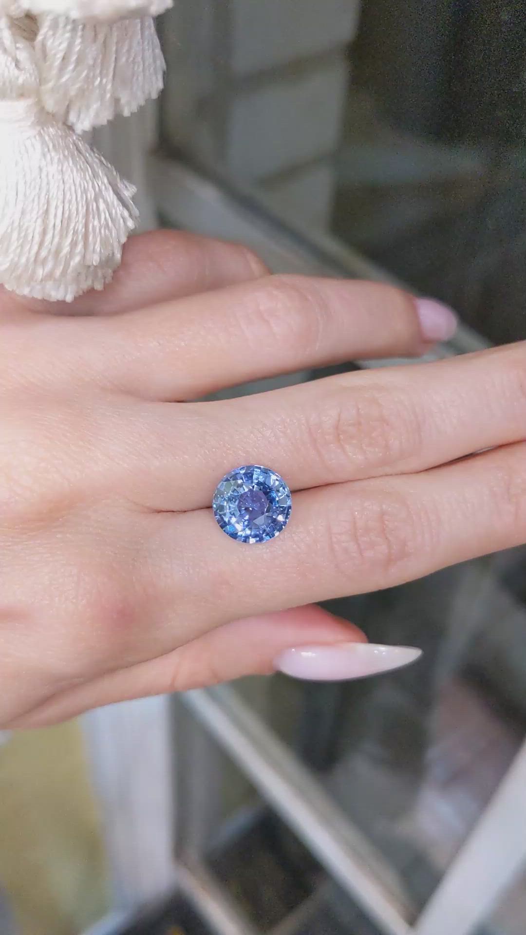 5.43 Ct. Blue Sapphire from Ceylon (Sri Lanka) Size Video