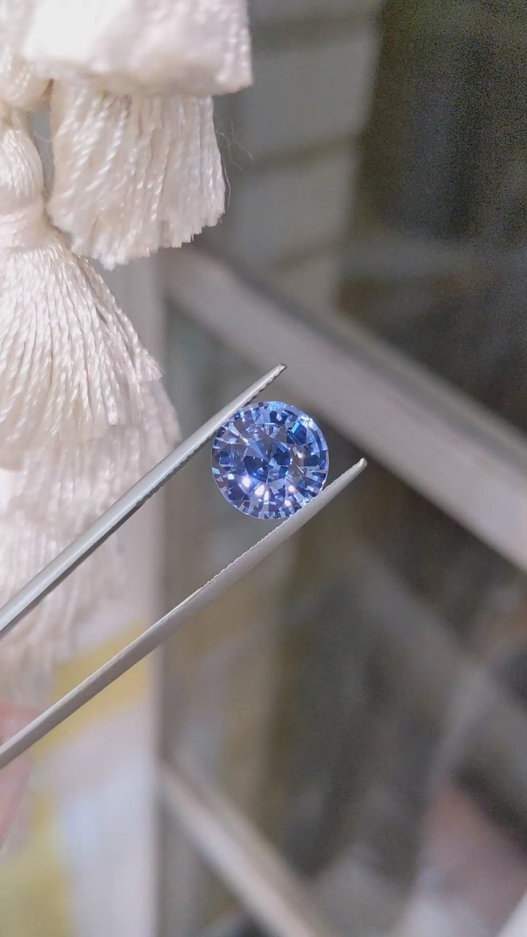 5.43 Ct. Blue Sapphire from Ceylon (Sri Lanka) Size Video
