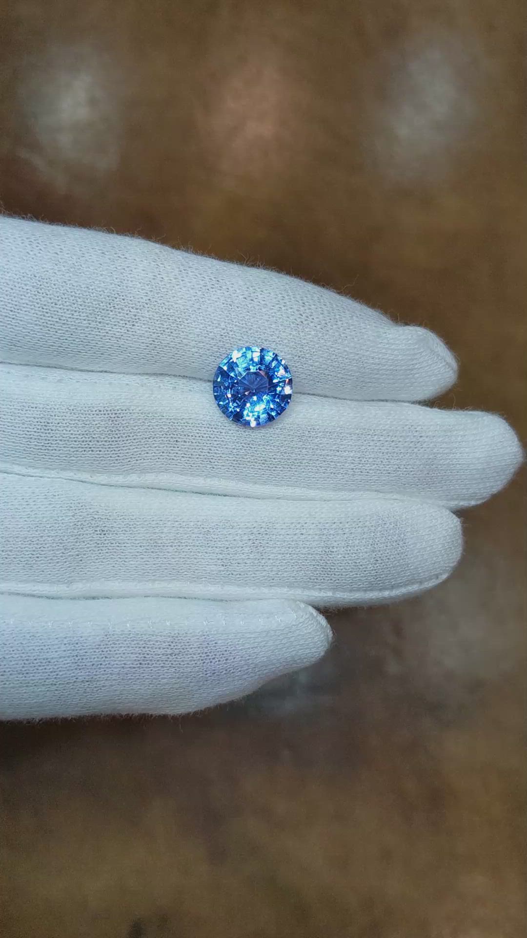 5.43 Ct. Blue Sapphire from Ceylon (Sri Lanka) Size Video
