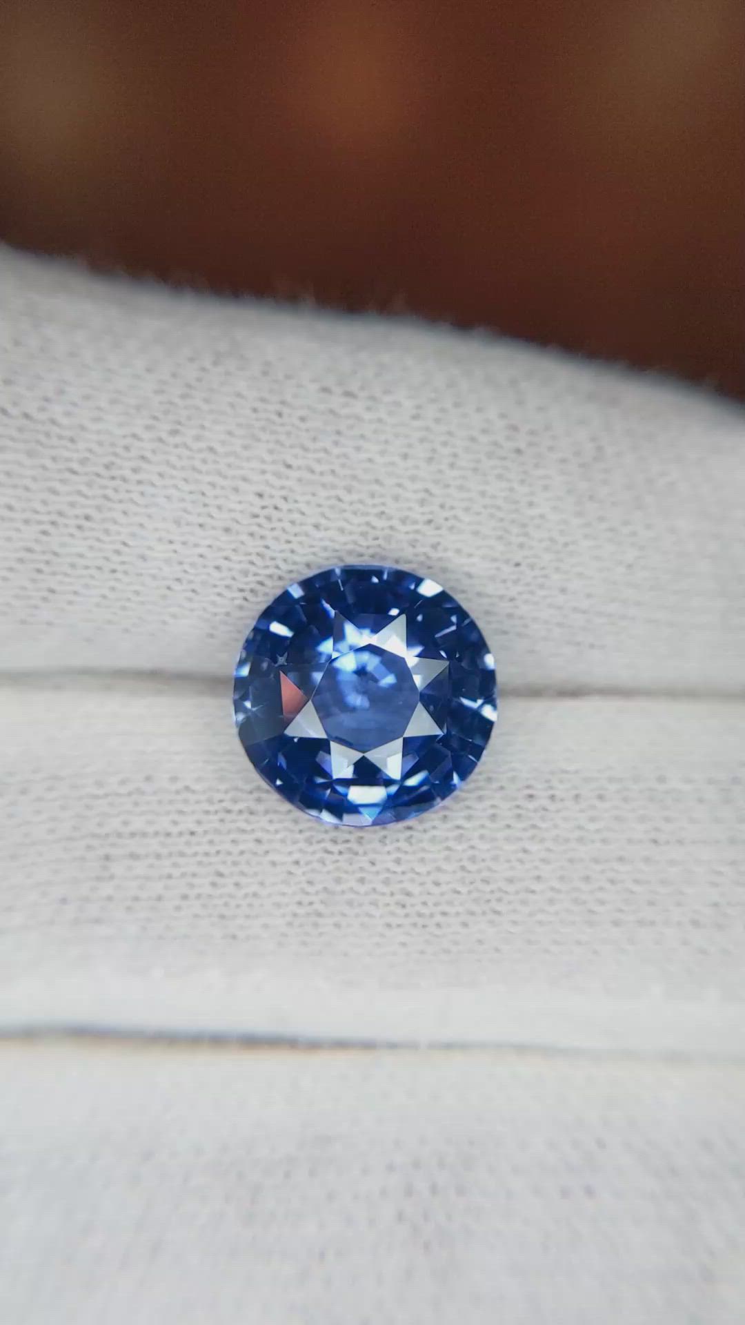 5.43 Ct. Blue Sapphire from Ceylon (Sri Lanka) Size Video
