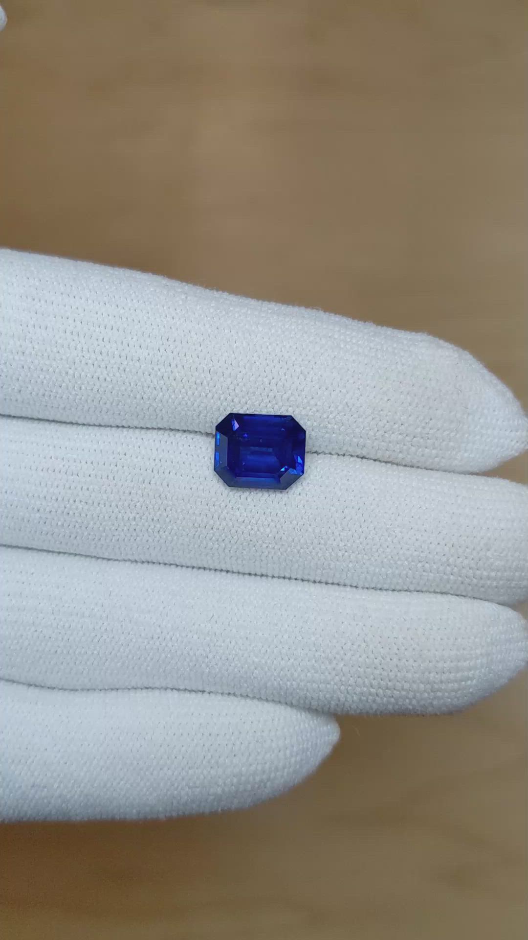 4.66 Ct. Blue Sapphire from Ceylon (Sri Lanka) Size Video