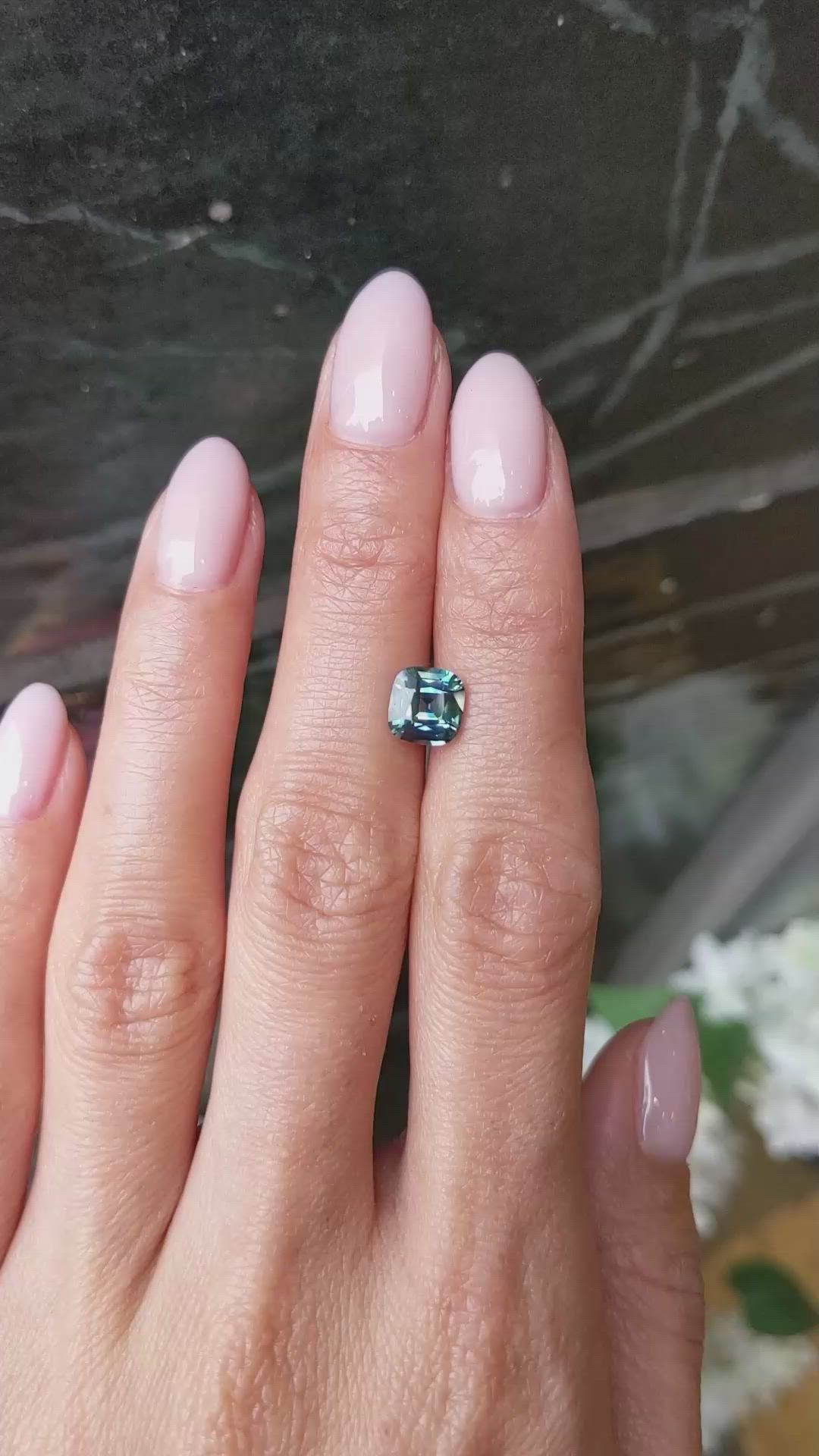 2.25 Ct. Bi Color Sapphire from Ceylon (Sri Lanka) Size Video