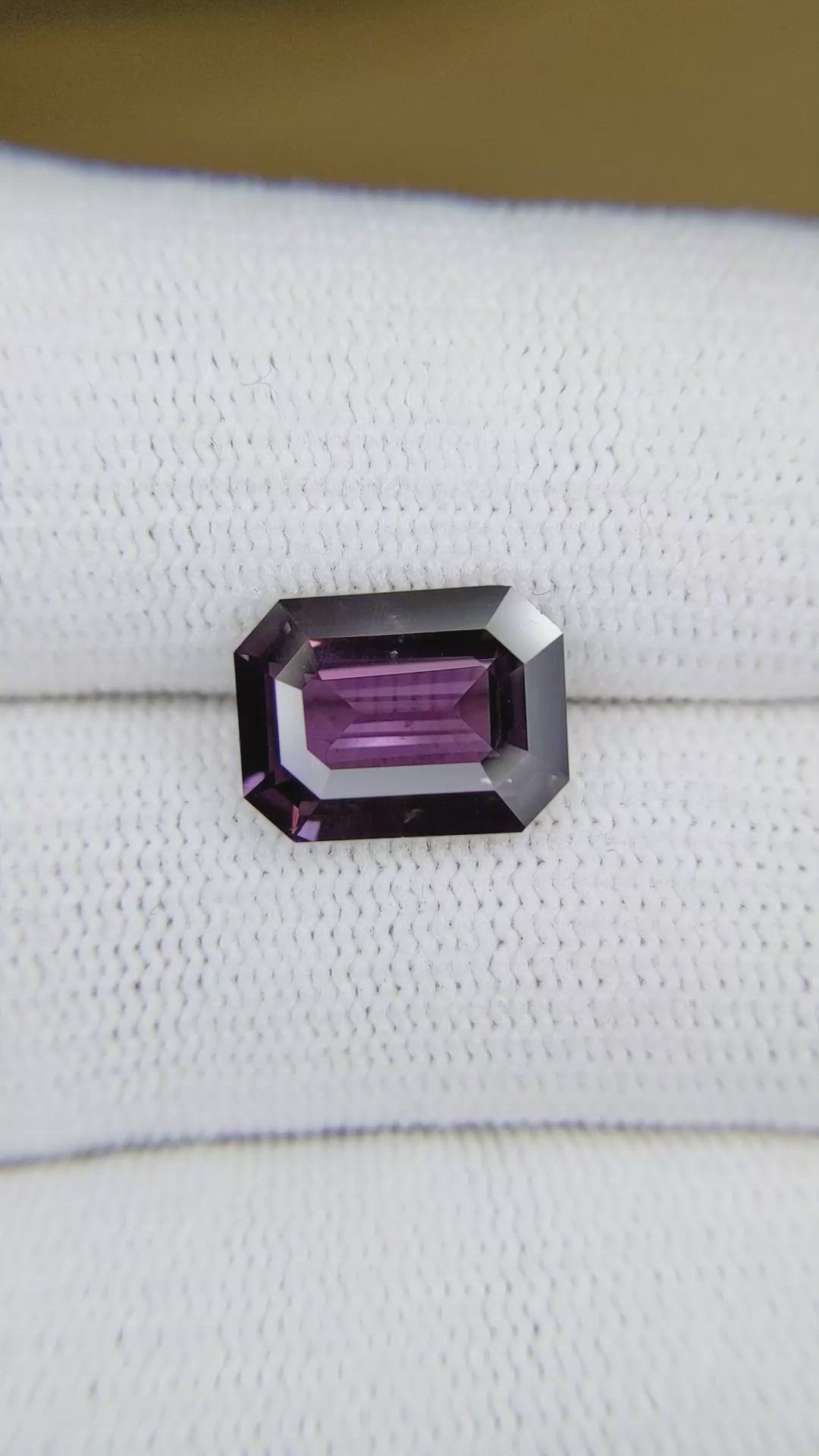 4.43 Ct. Purple Sapphire from Ceylon (Sri Lanka) Size Video