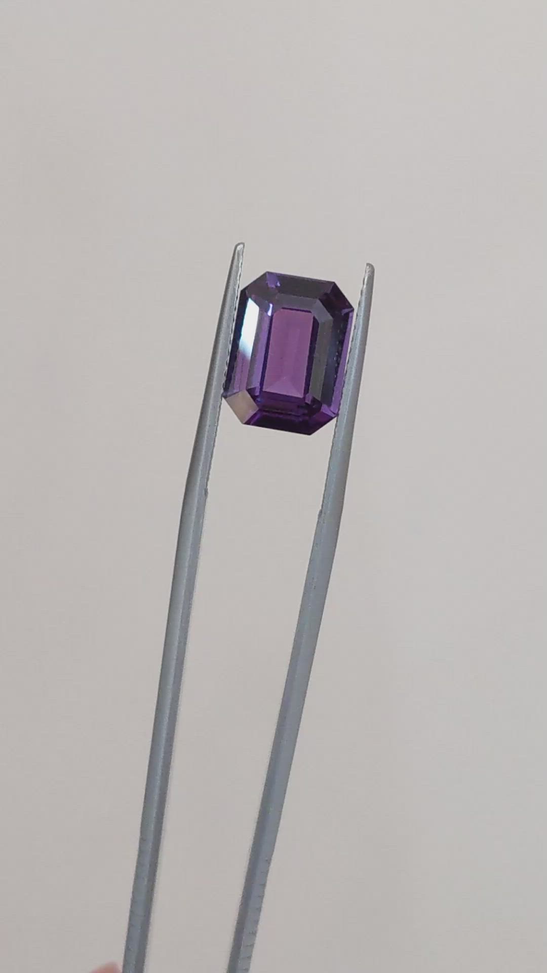 4.43 Ct. Purple Sapphire from Ceylon (Sri Lanka) Size Video