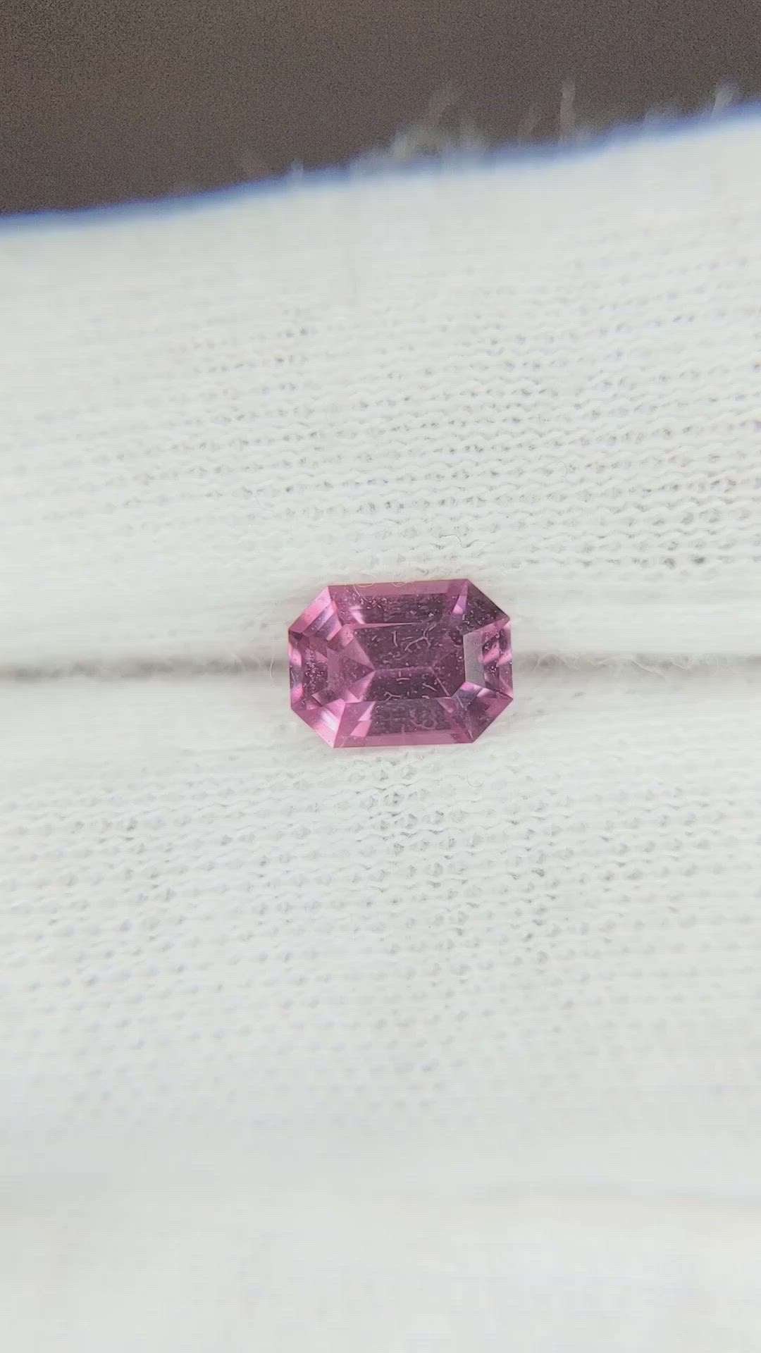 1.05 Ct. Reddish Pink Sapphire from Ceylon (Sri Lanka) Size Video