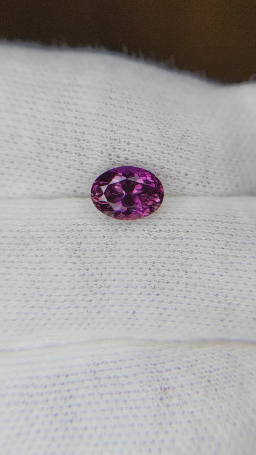 1.41 Ct. Sapphire from Ceylon (Sri Lanka) Size Video