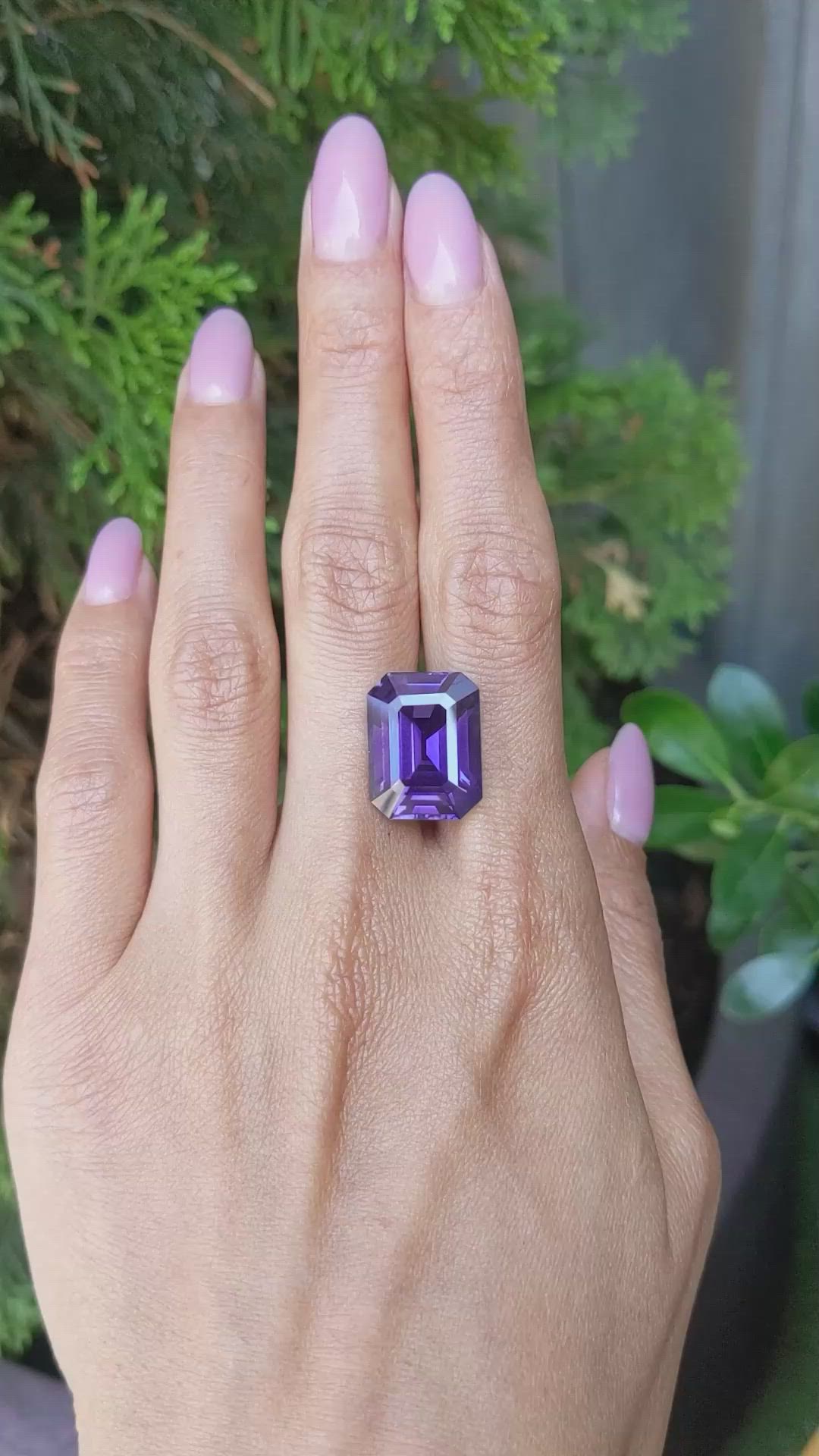 20.15 Ct. Purple Sapphire from Ceylon (Sri Lanka) Size Video