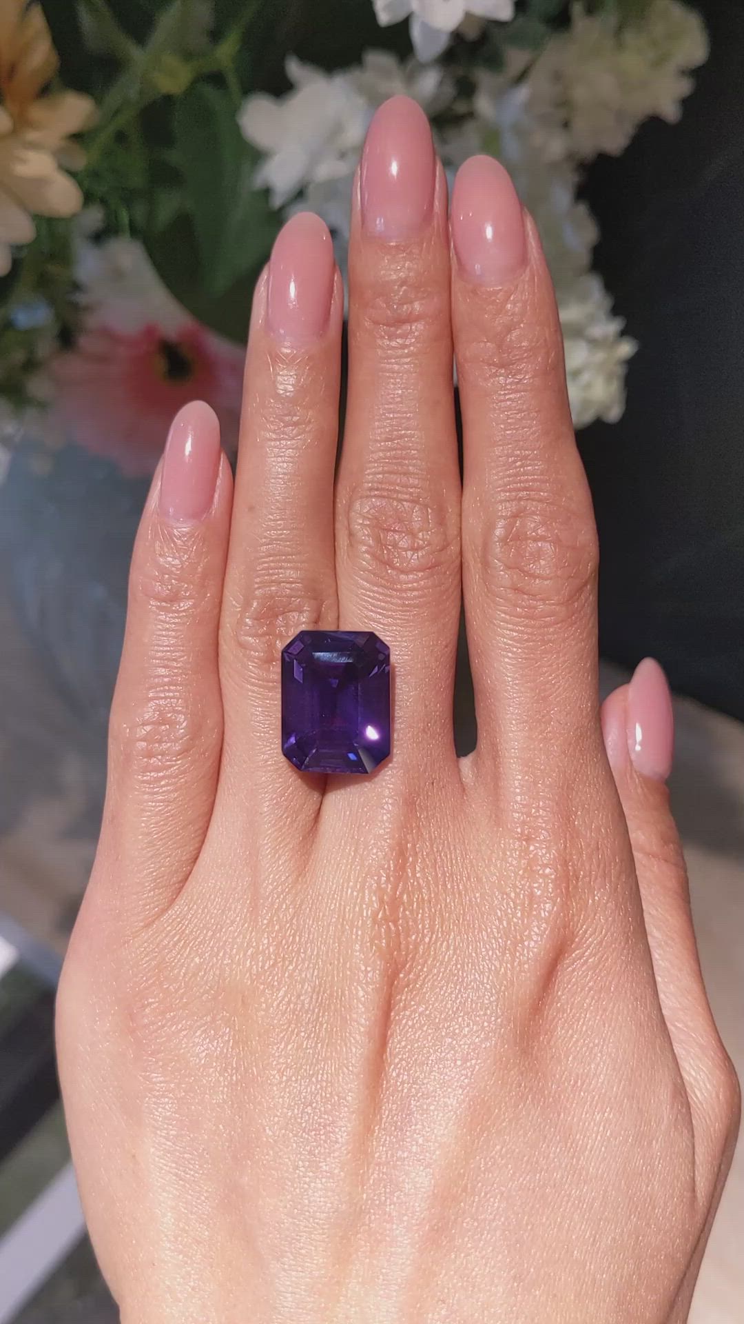 20.15 Ct. Purple Sapphire from Ceylon (Sri Lanka) Size Video