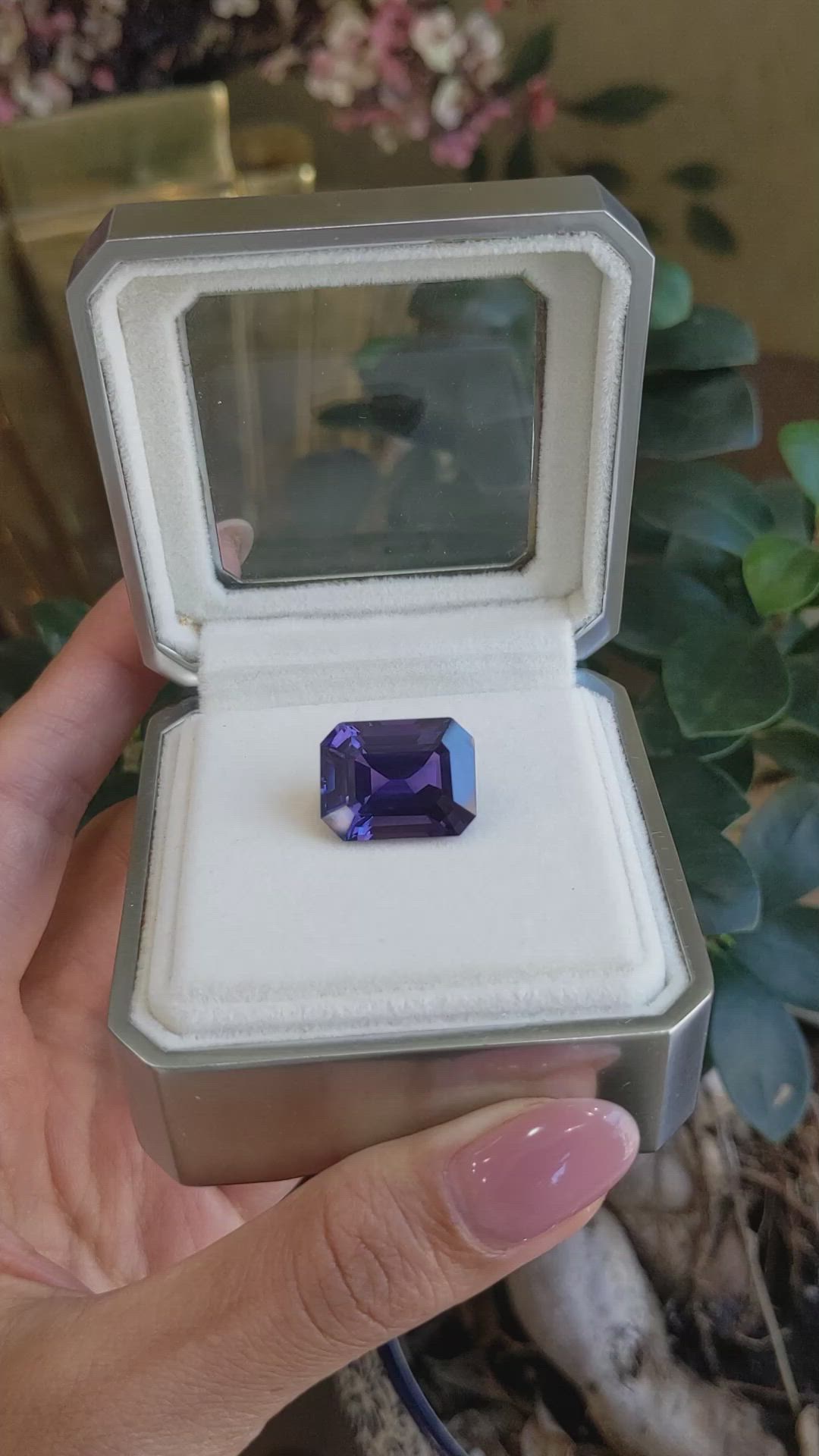 20.15 Ct. Purple Sapphire from Ceylon (Sri Lanka) Size Video