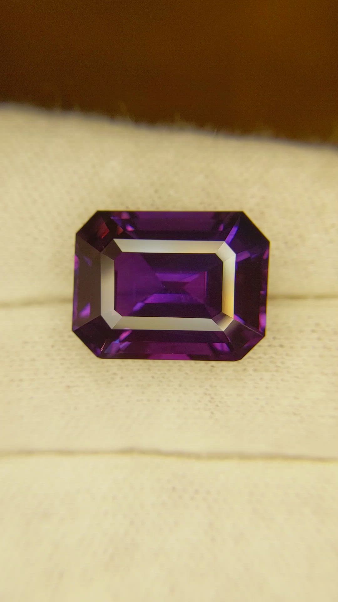 20.15 Ct. Sapphire from Ceylon (Sri Lanka) Size Video