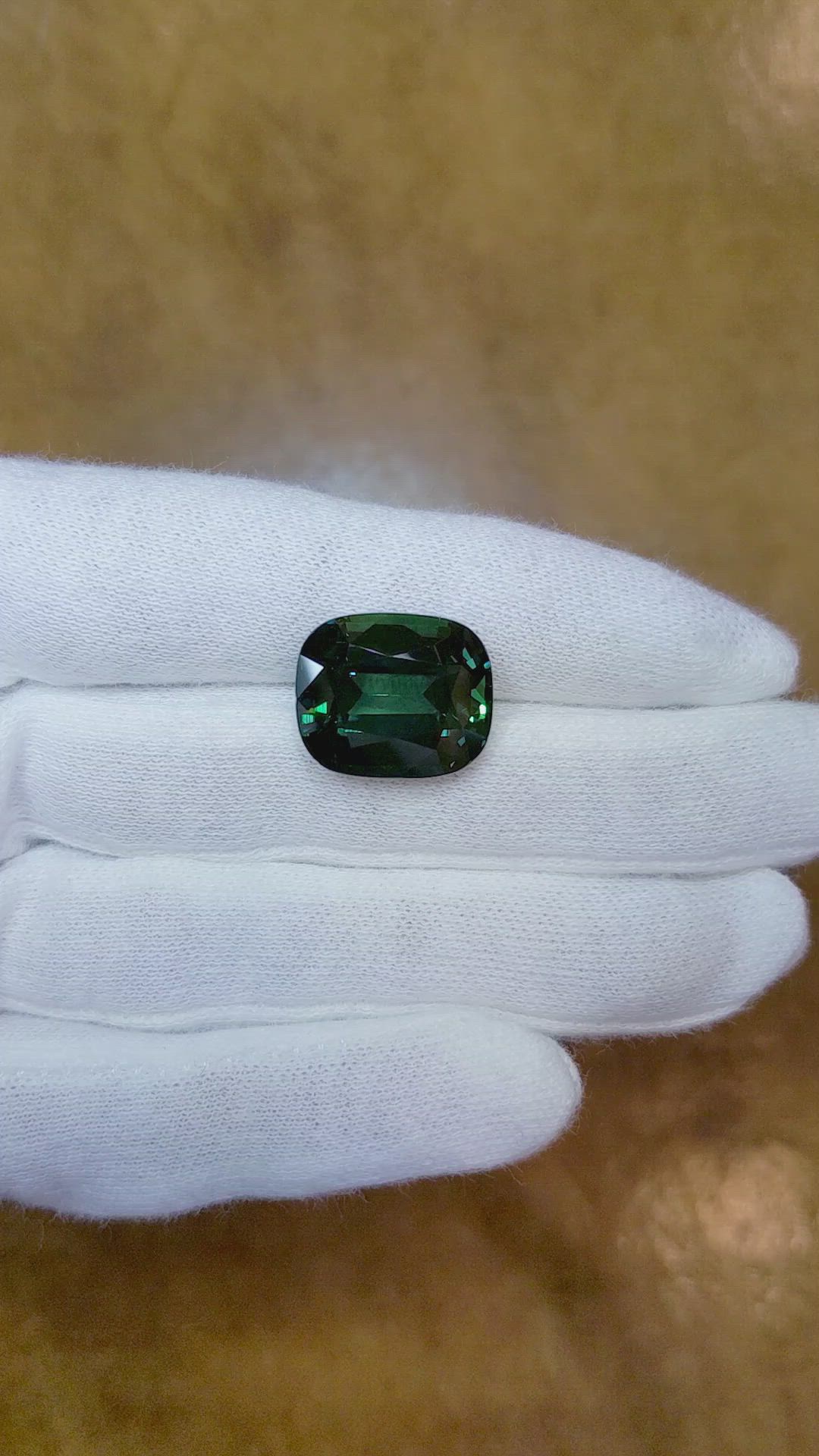 18.09 Ct. Bluish Green Sapphire from Ceylon (Sri Lanka) Size Video