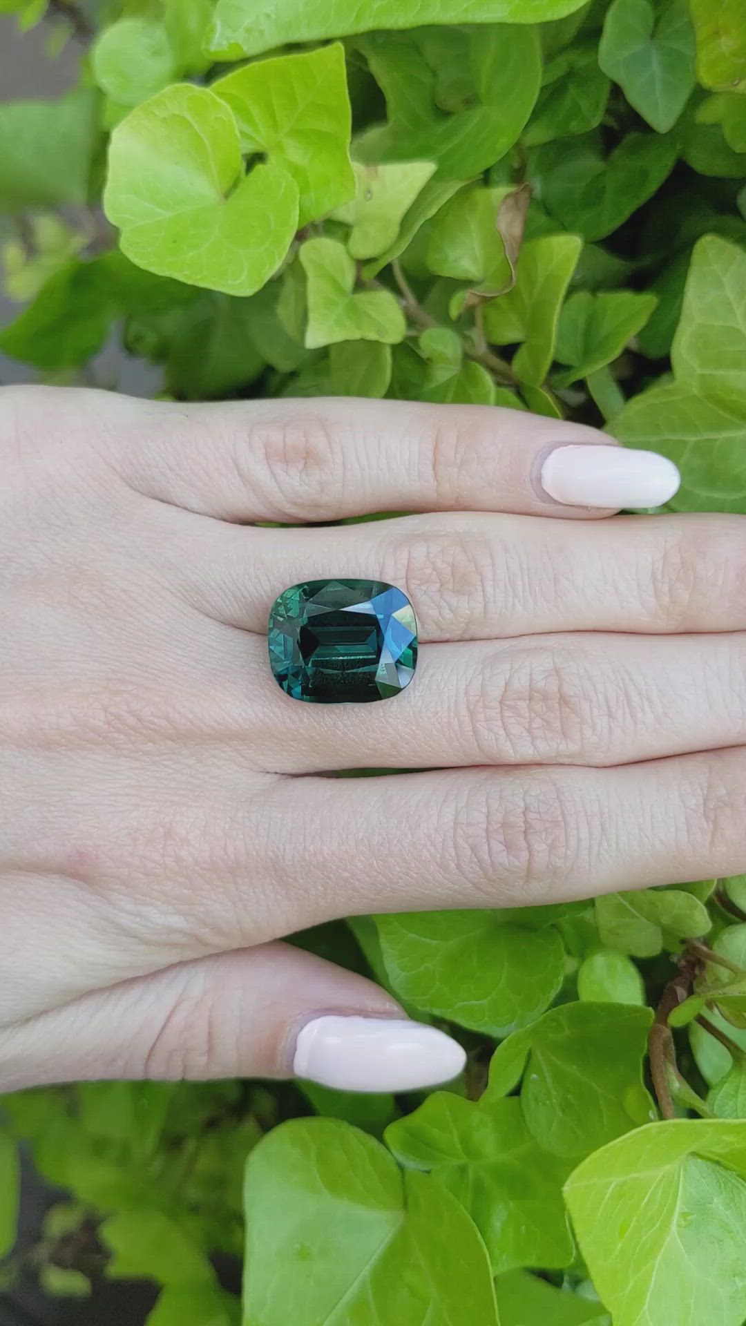 18.09 Ct. Bluish Green Sapphire from Ceylon (Sri Lanka) Size Video