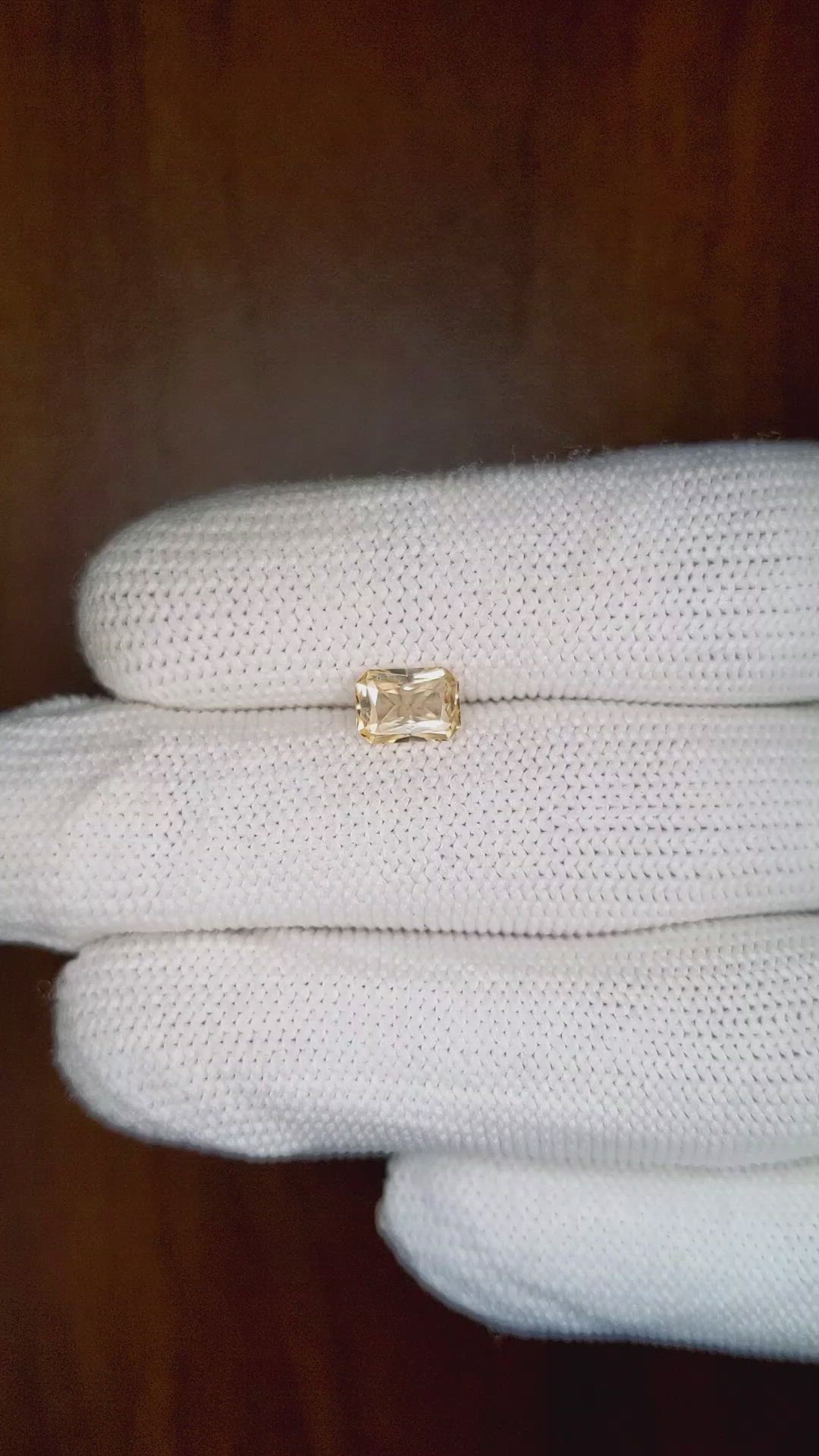 0.96 Ct. Peach Sapphire from Ceylon (Sri Lanka) Size Video