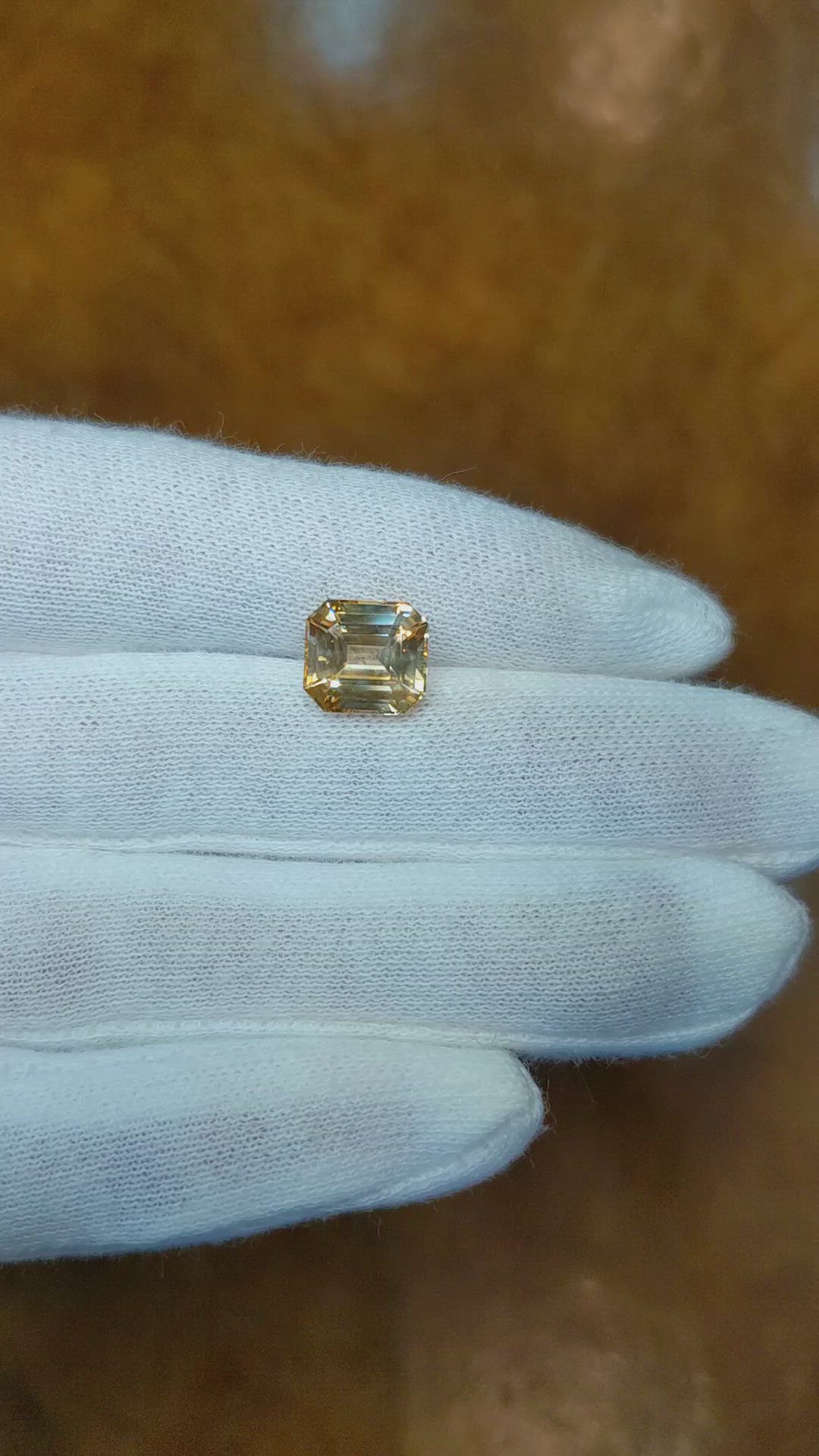 4.20 Ct. Peach Sapphire from Ceylon (Sri Lanka) Size Video