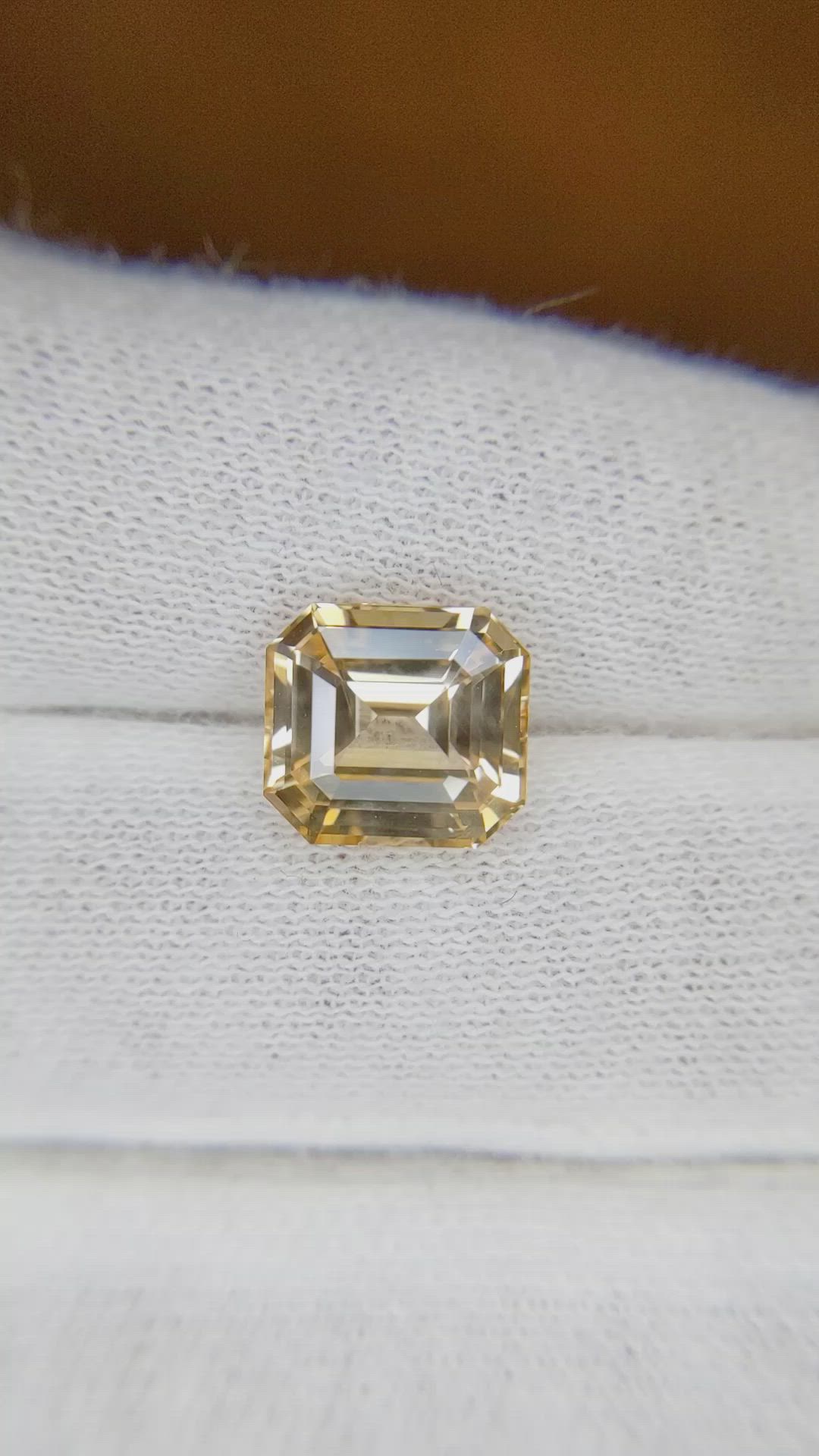 4.20 Ct. Peach Sapphire from Ceylon (Sri Lanka) Size Video