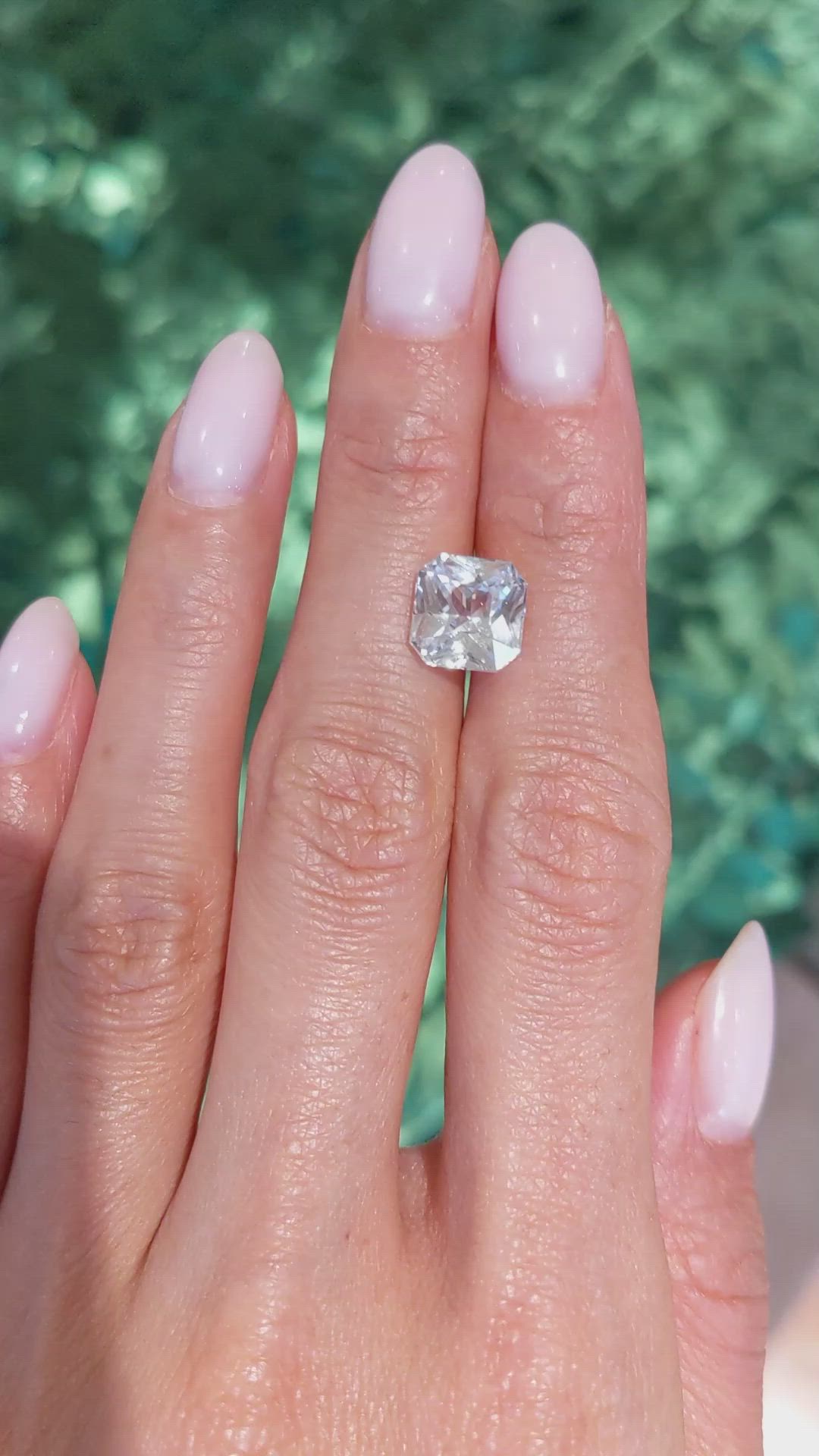 4.55 Ct. White Sapphire from Ceylon (Sri Lanka) Size Video