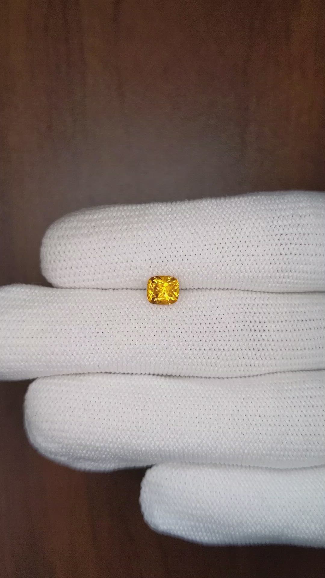 0.92 Ct. Yellowish Orange Sapphire from Ceylon (Sri Lanka) Size Video