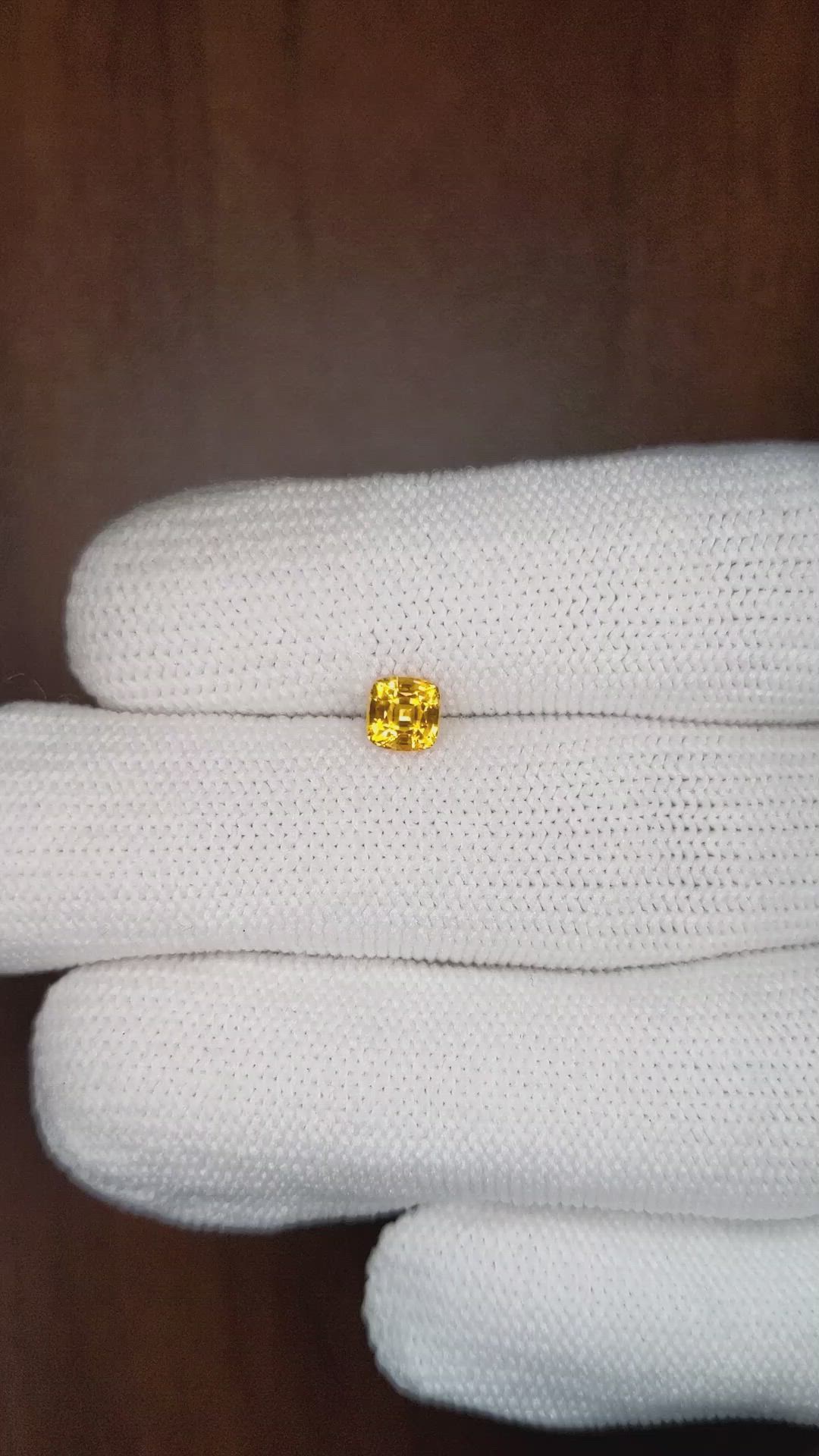 0.64 Ct. Yellowish Orange Sapphire from Ceylon (Sri Lanka) Size Video