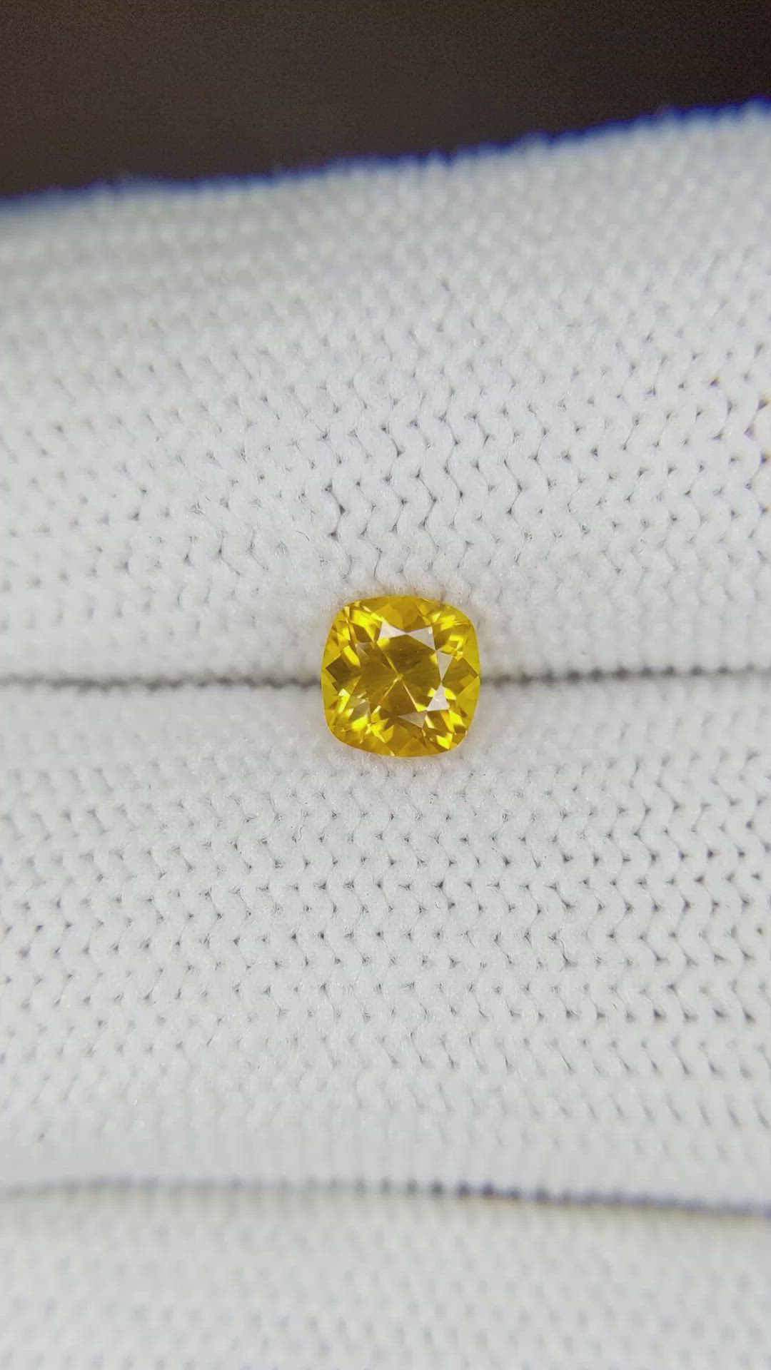 0.59 Ct. Yellowish Orange Sapphire from Ceylon (Sri Lanka) Size Video