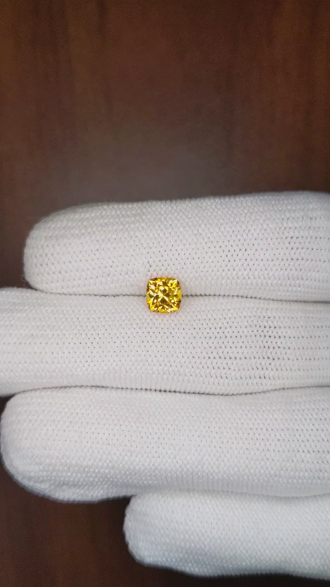 1.05 Ct. Yellowish Orange Sapphire from Ceylon (Sri Lanka) Size Video